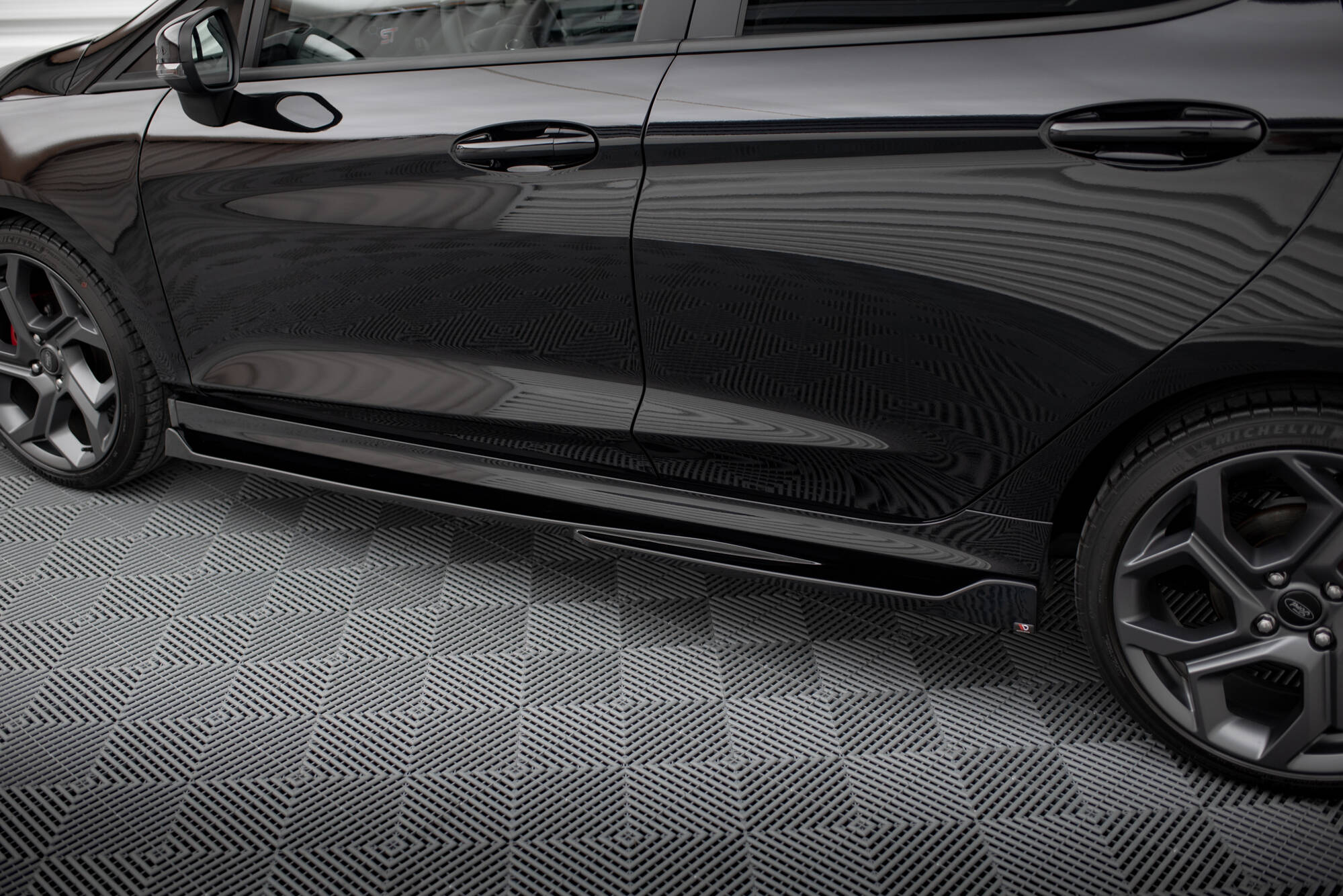 Seitenschweller V4 Ansatz für Ford Fiesta Mk8 ST / ST-Line