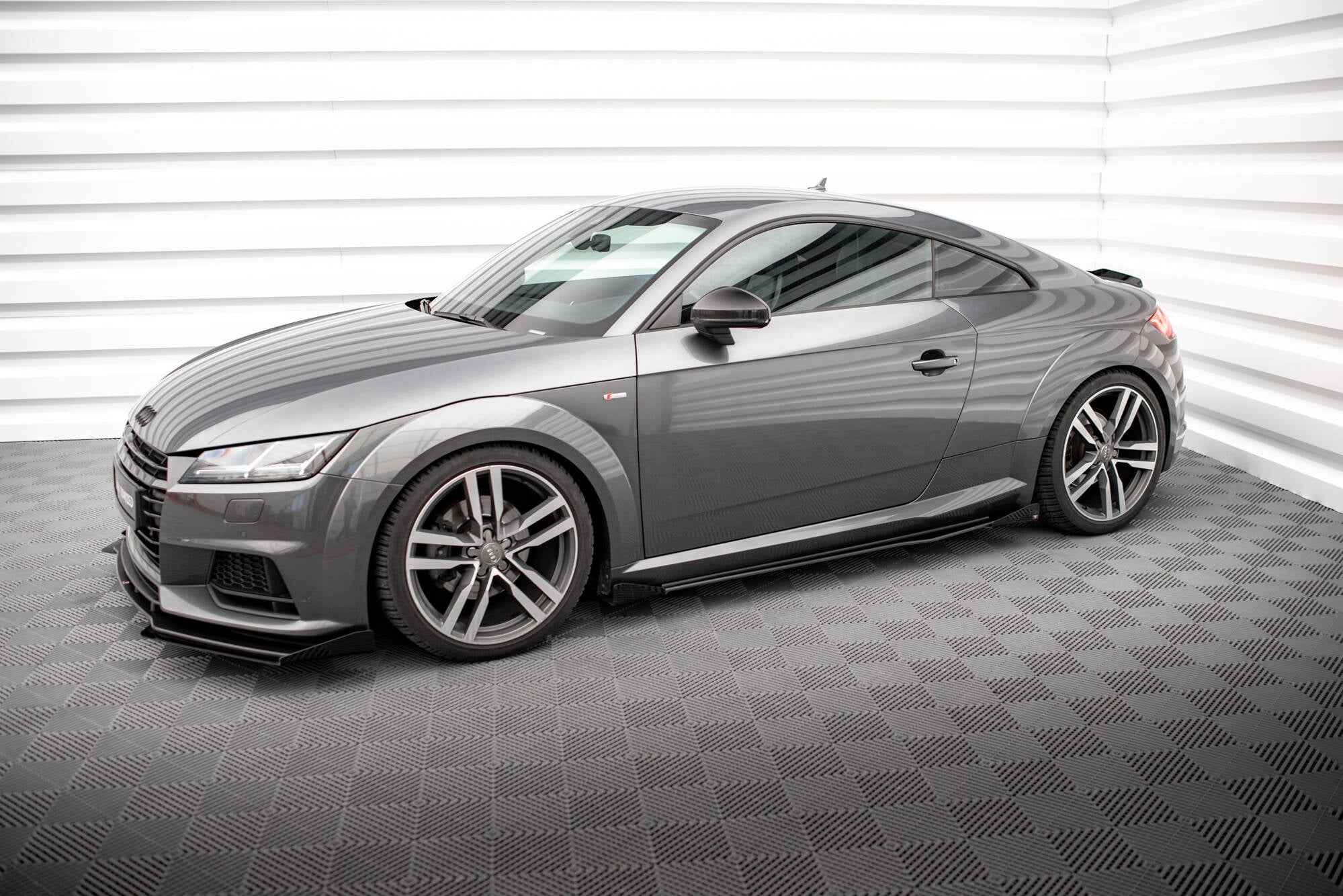 Street Pro Seitenschweller Ansatz + Flaps für Audi TT S / S-Line 8S