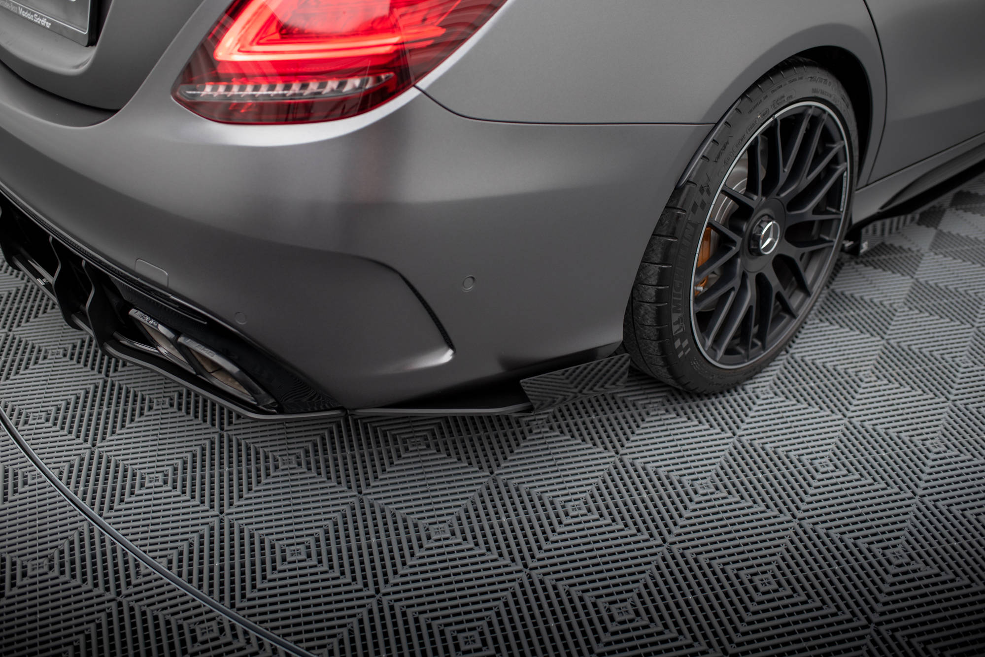 Street Pro Heck Ansatz Flaps Diffusor + Flaps für Mercedes-AMG C63 Limousine / Kombi W205 Facelift
