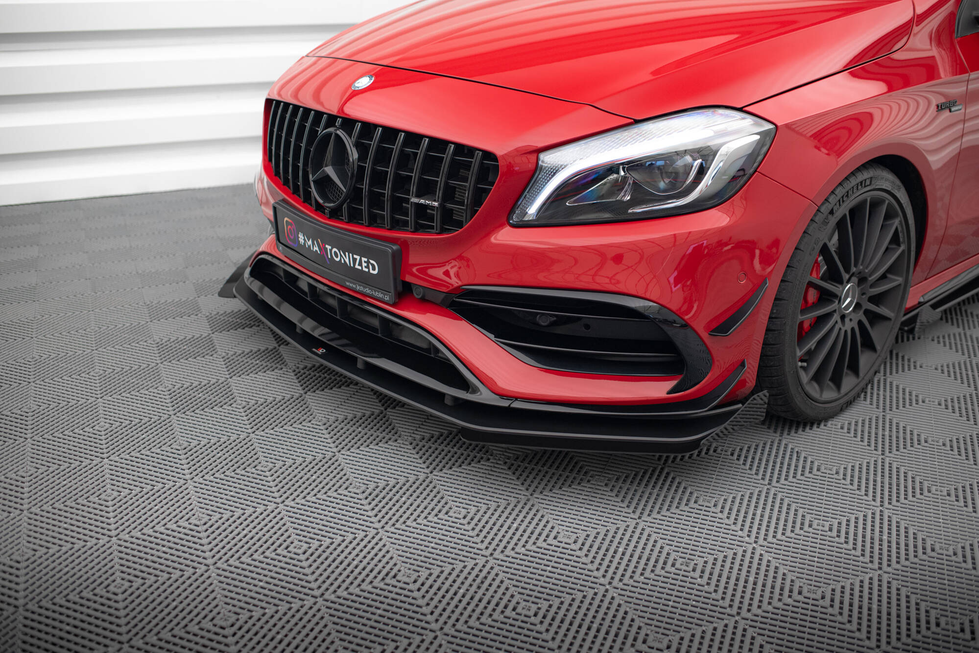 Street Pro Frontlippe für +Flaps für + Flaps Mercedes-Benz A 45 AMG Aero W176 Facelift