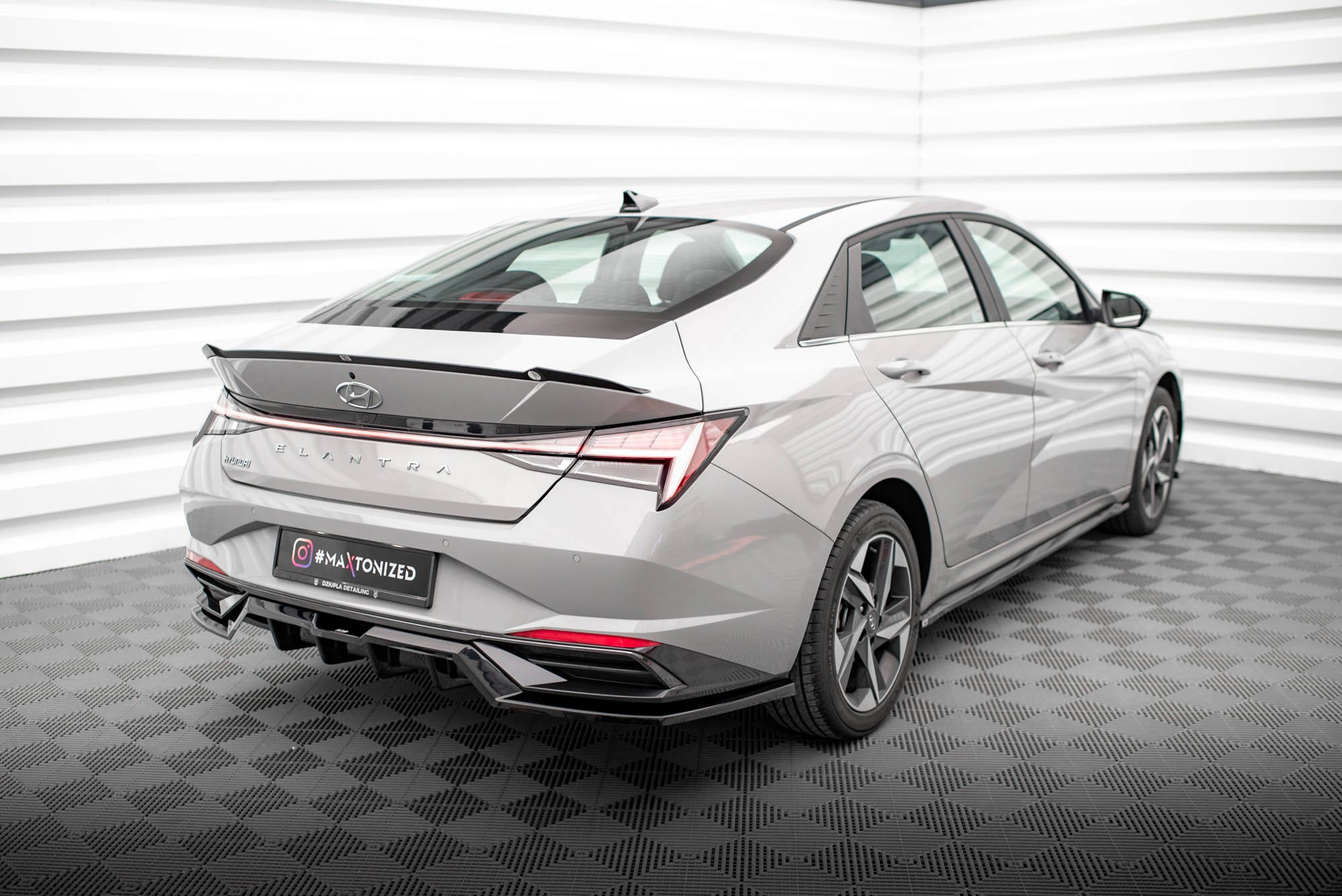 Mittlerer Cup Diffusor DTM Look Heck Ansatz für Hyundai Elantra Mk7