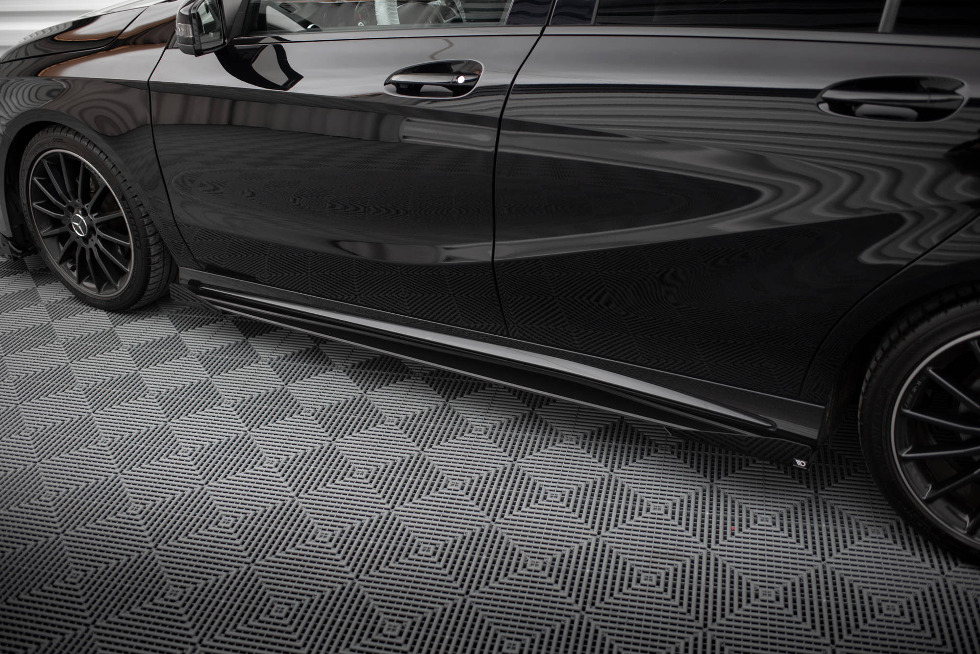 Street Pro Seitenschweller Ansatz für + Flaps Mercedes-Benz A AMG-Line W176 Facelift