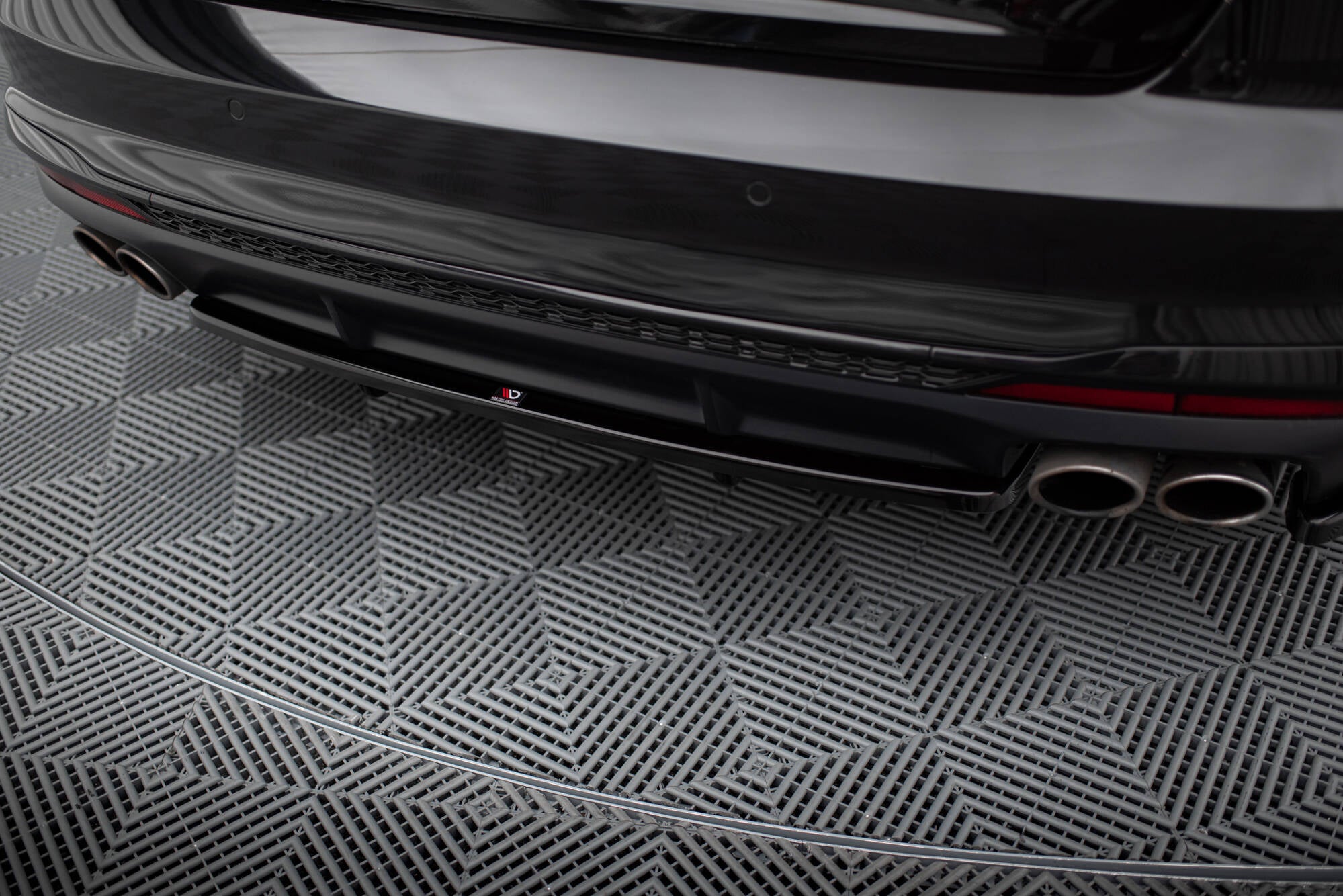 Mittlerer Cup Diffusor DTM Look Heck Ansatz für Audi S4 B9 Facelift