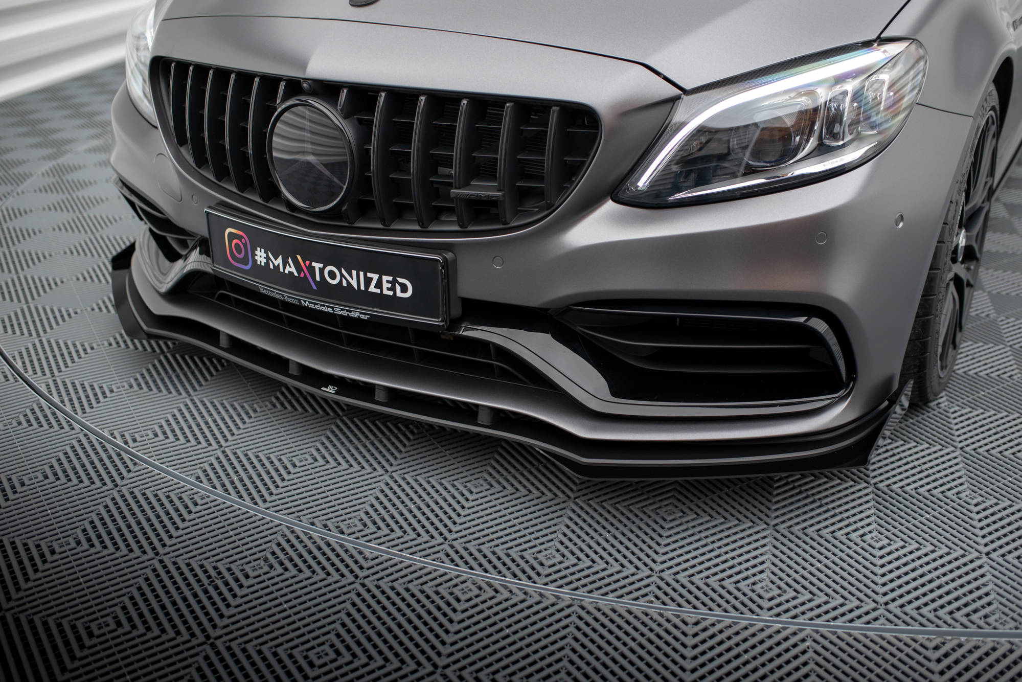 Street Pro Frontlippe für +Flaps für + Flaps Mercedes-AMG C63 Limousine / Kombi W205 Facelift