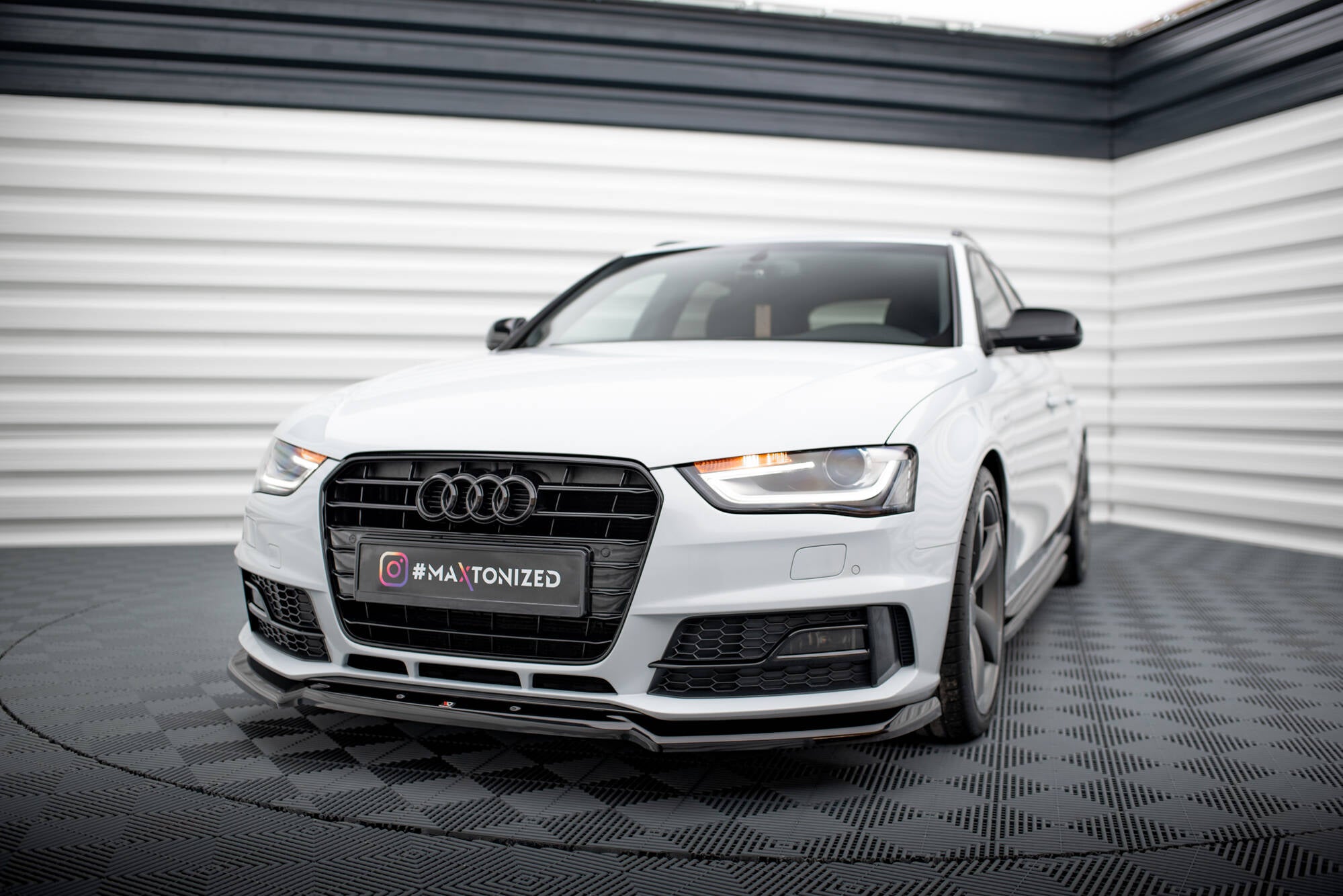 Frontlippe V2 für Audi A4 Competition B8 Facelift