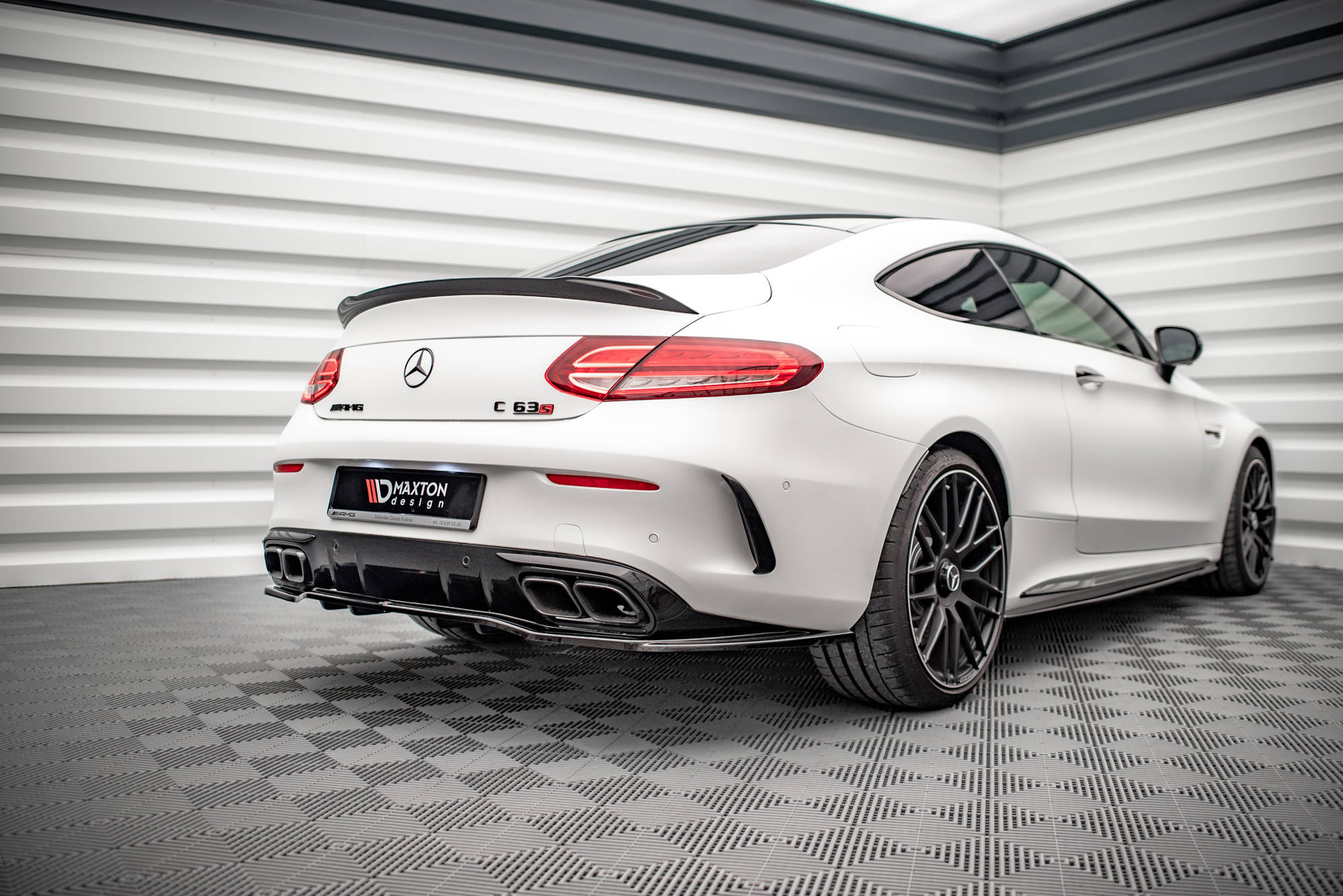 Mittlerer Diffusor Heck Ansatz DTM Look für Mercedes-AMG C 63 AMG Coupe AMG Aero Pack C205 Facelift schwarz matt