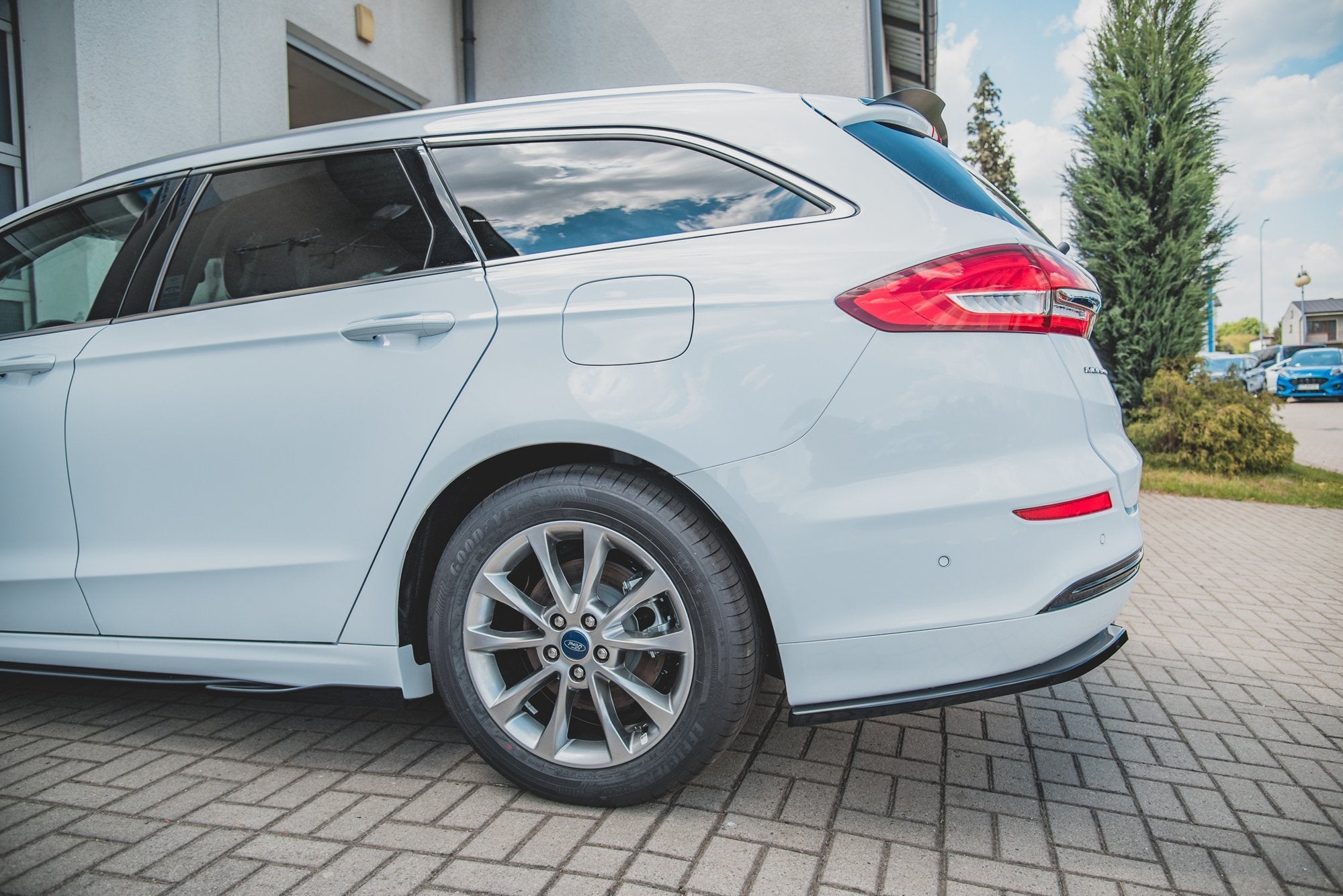 Diffusor für Ford Mondeo Kombi Platinium Mk5 Facelift
