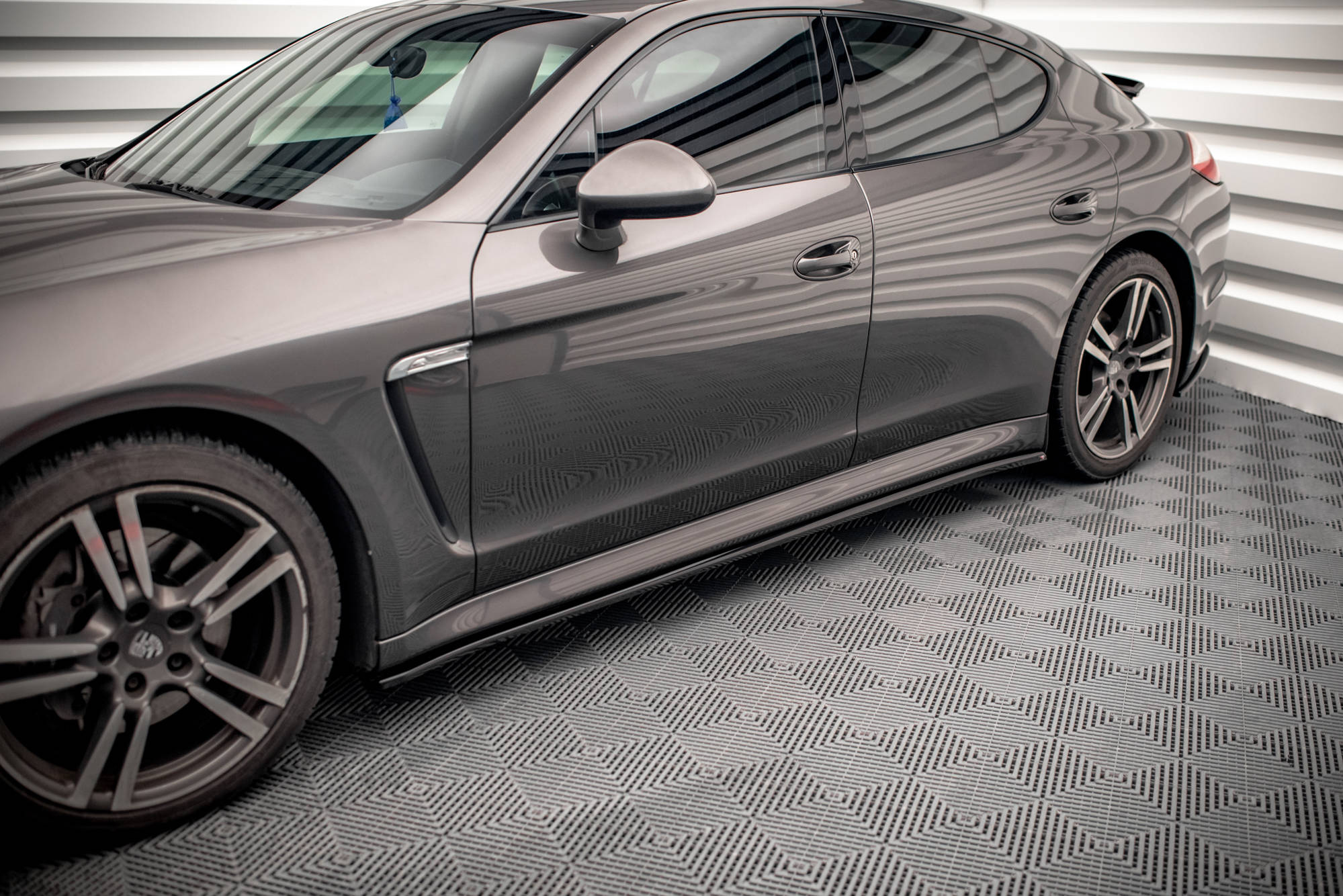Seitenschweller V2 Ansatz für Porsche Panamera / Panamera Diesel / Panamera Turbo 970