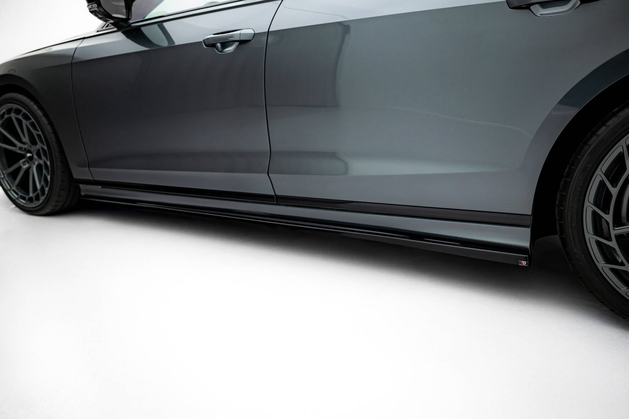 Seitenschweller Ansatz für Audi S8 / A8 S-Line D5 Facelift