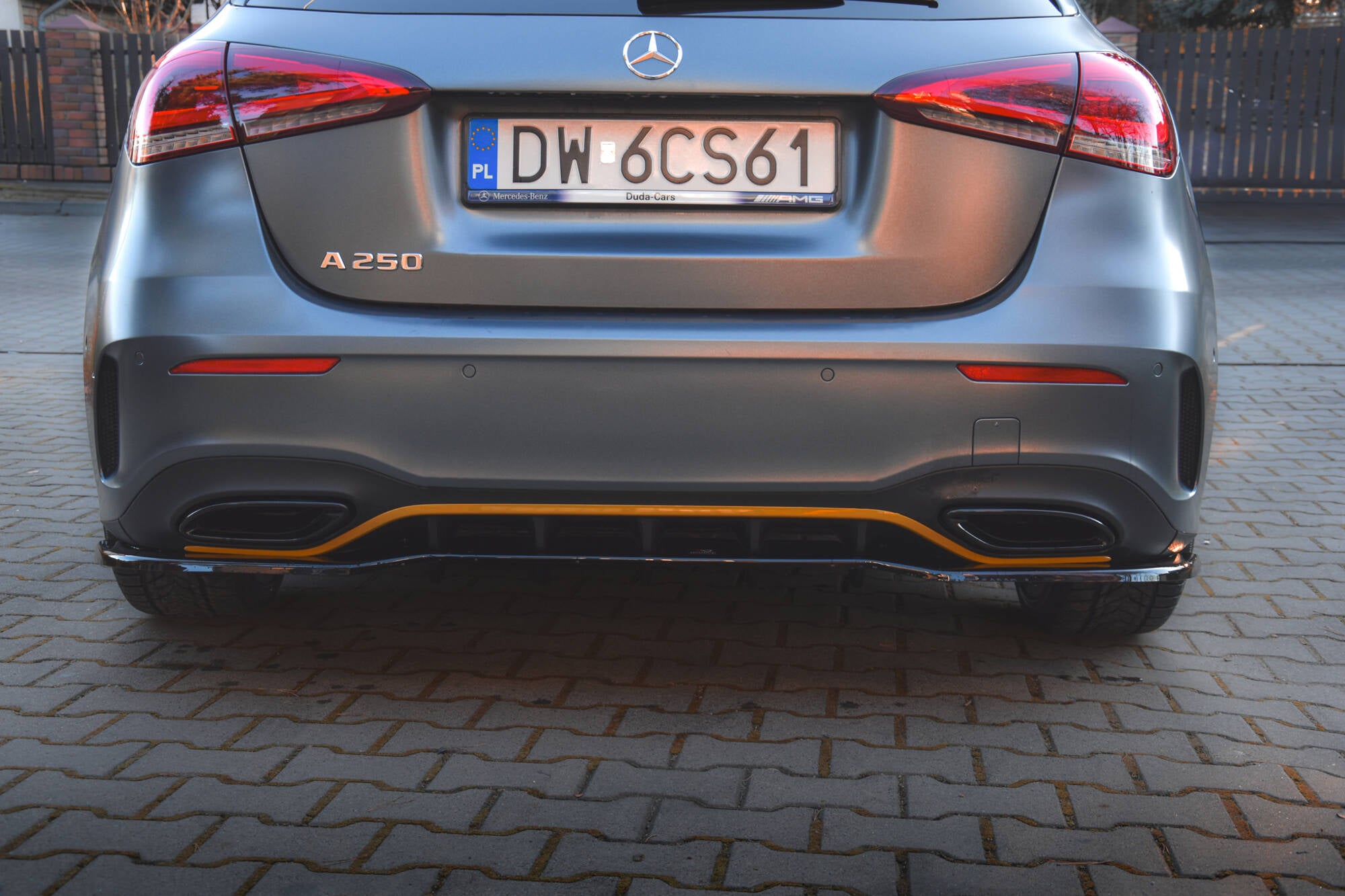Mittlerer Cup Diffusor DTM Look Heck Ansatz für Mercedes-Benz A Hatchback AMG Line W177