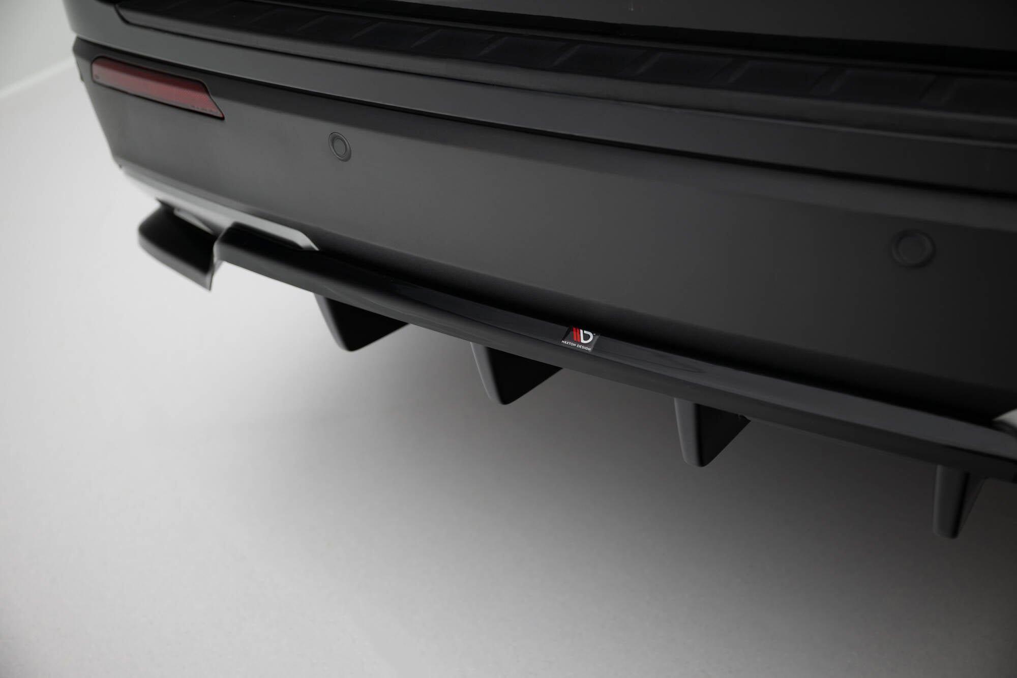 Mittlerer Cup Diffusor DTM Look Heck Ansatz für Ford Explorer XLT Mk6