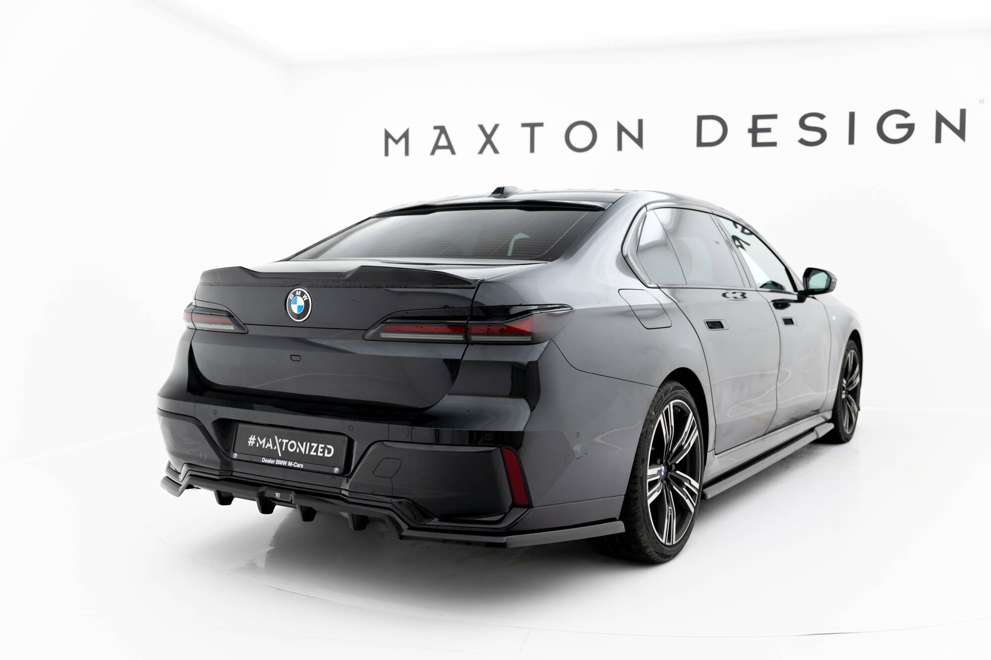 Mittlerer Cup Diffusor DTM Look Heck Ansatz für BMW 7 M-Paket G70