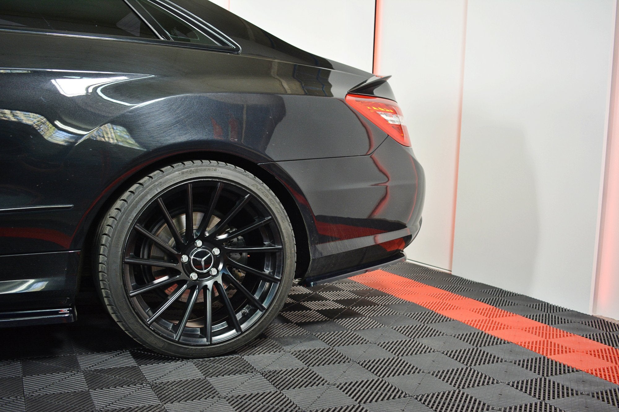 Splitter / Diffusor Heck Ansatz für Mercedes-Benz E-Klasse W207 Coupe AMG-Line