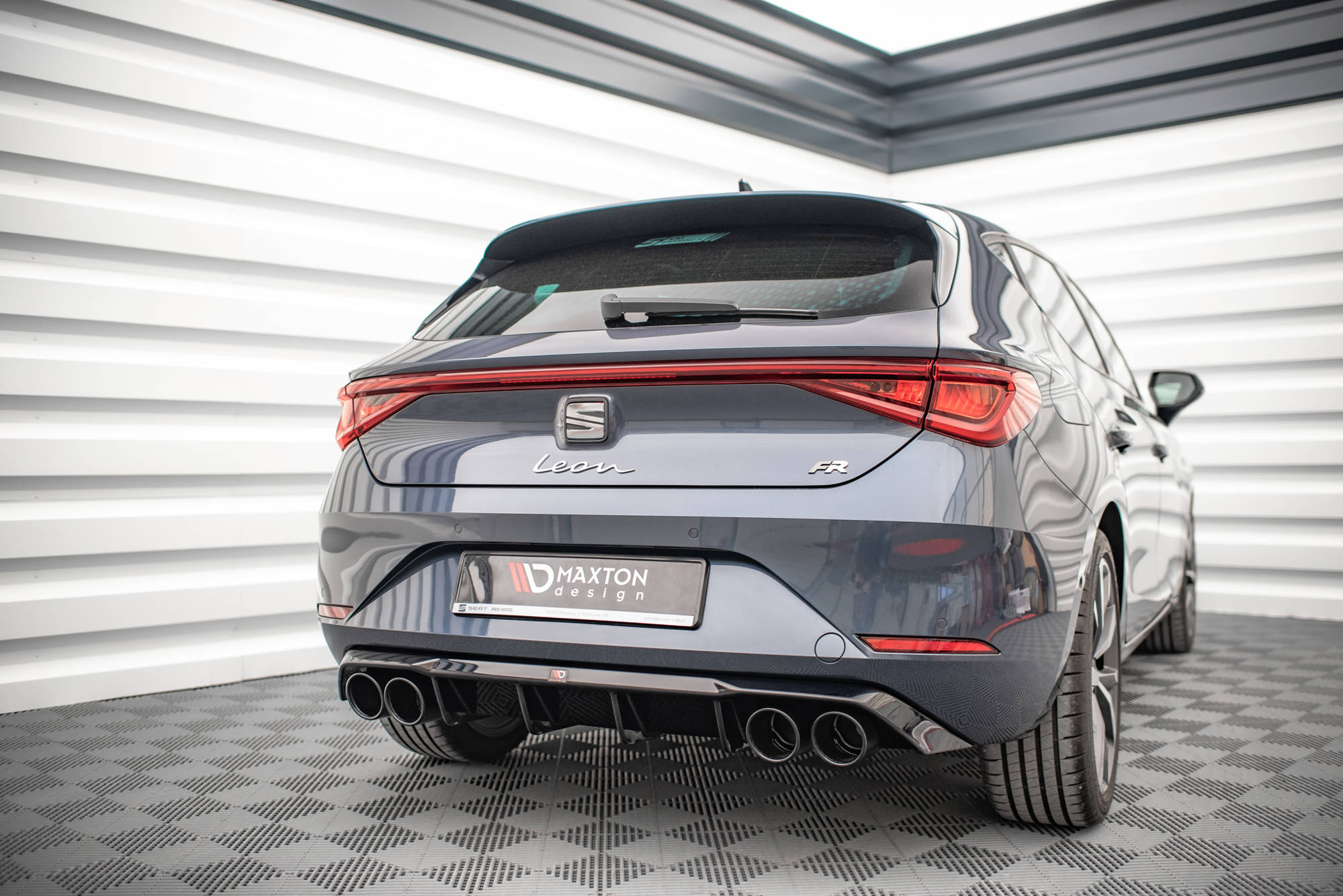 Maxton Design - Diffusor Heck Ansatz für + Endschalldampfer Sportauspuff Attrappe Seat Leon FR Hatchback Mk4 - Aerowerk.