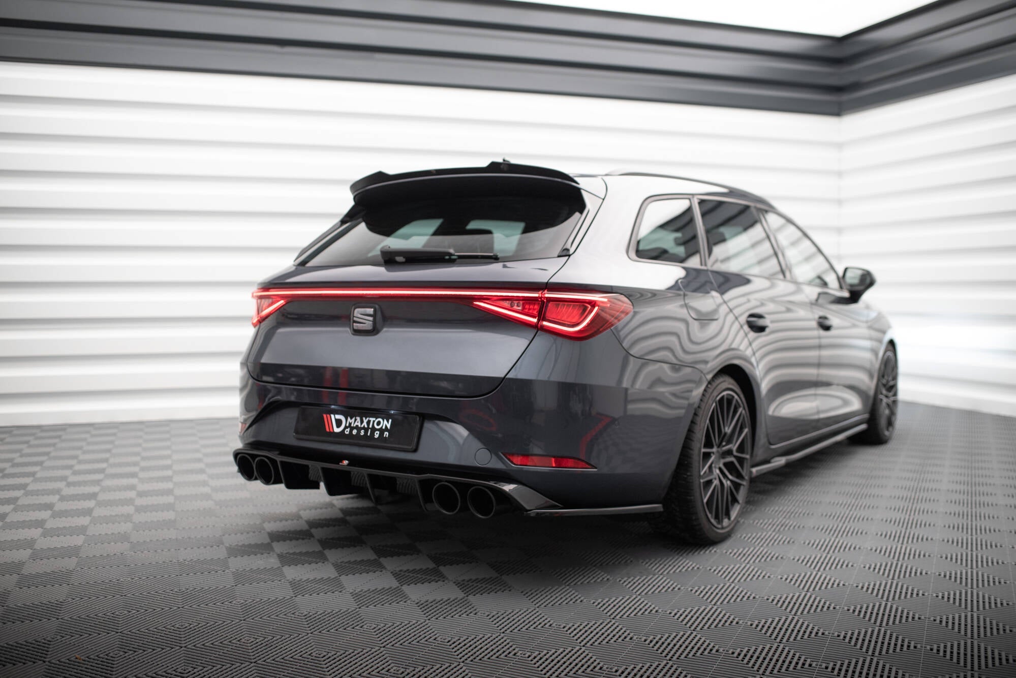 Maxton Design - Diffusor Heck Ansatz für + Endschalldampfer Sportauspuff Attrappe Seat Leon ST FR Mk4 - Aerowerk.