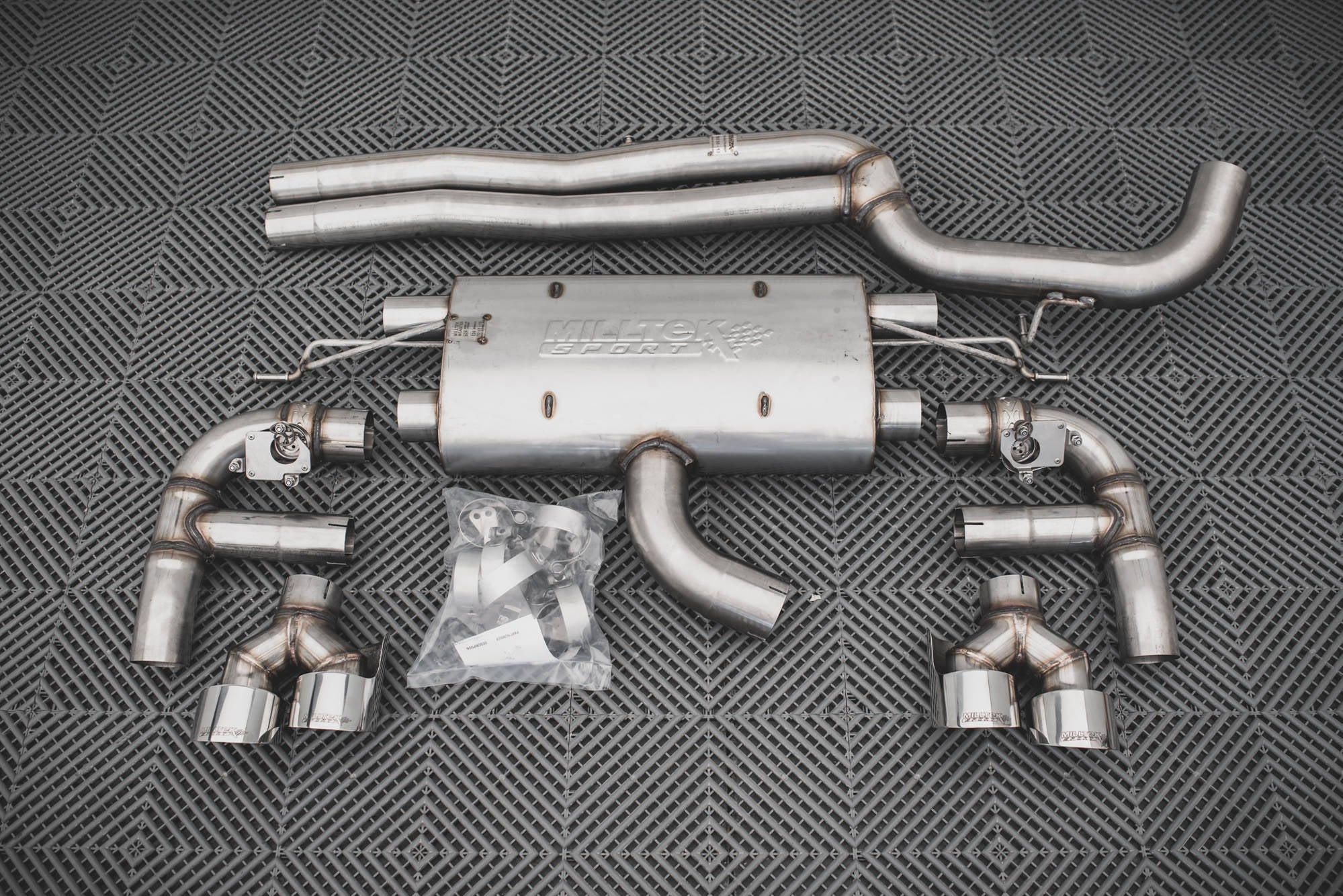 Maxton Design - Diffusor Heck Ansatz für + Milltek Sport Auspuffverlängerung Audi RS3 Sportback 8V Facelift - Aerowerk.