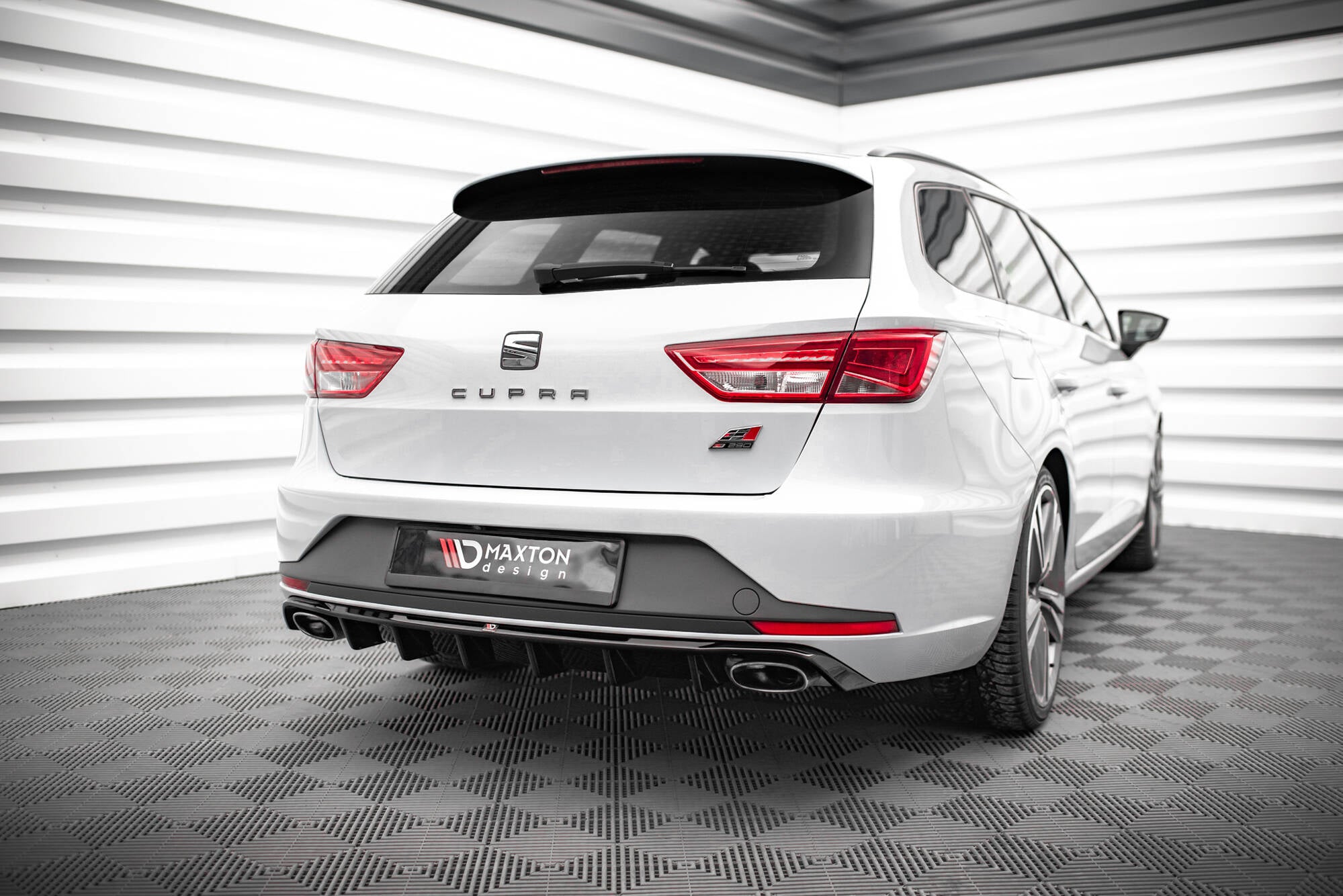 Maxton Design - Diffusor Heck Ansatz für Seat Leon Cupra Sportstourer Mk3 - Aerowerk.