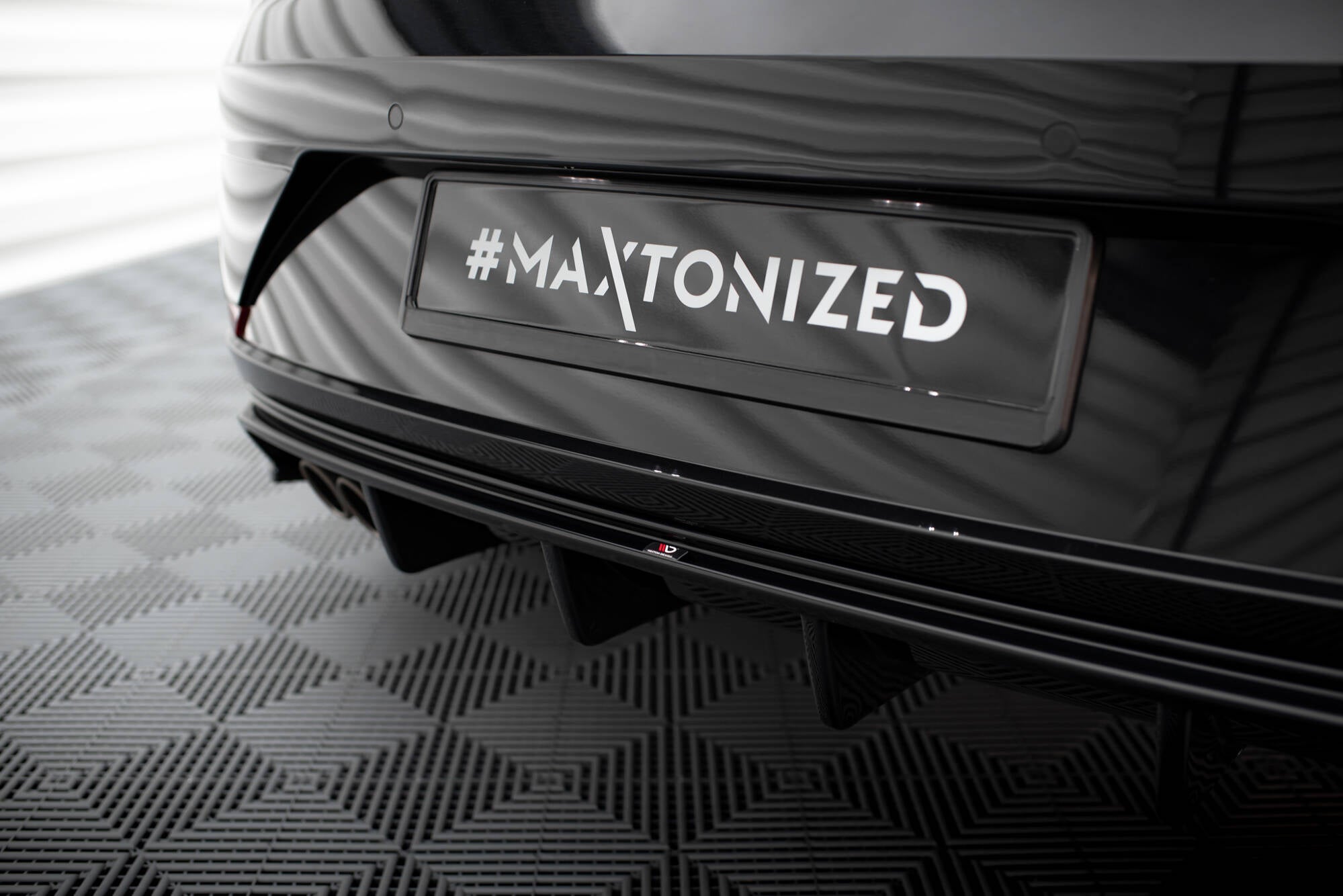 Maxton Design - Diffusor Heck Ansatz für Seat Leon Mk3 Facelift - Aerowerk.
