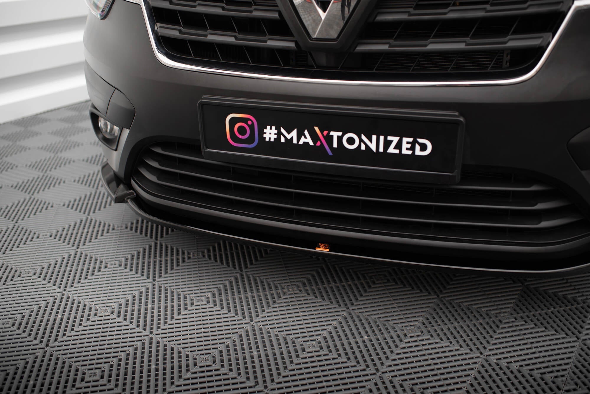 Maxton Design - Frontlippe für Renault Express Mk2 - Aerowerk.
