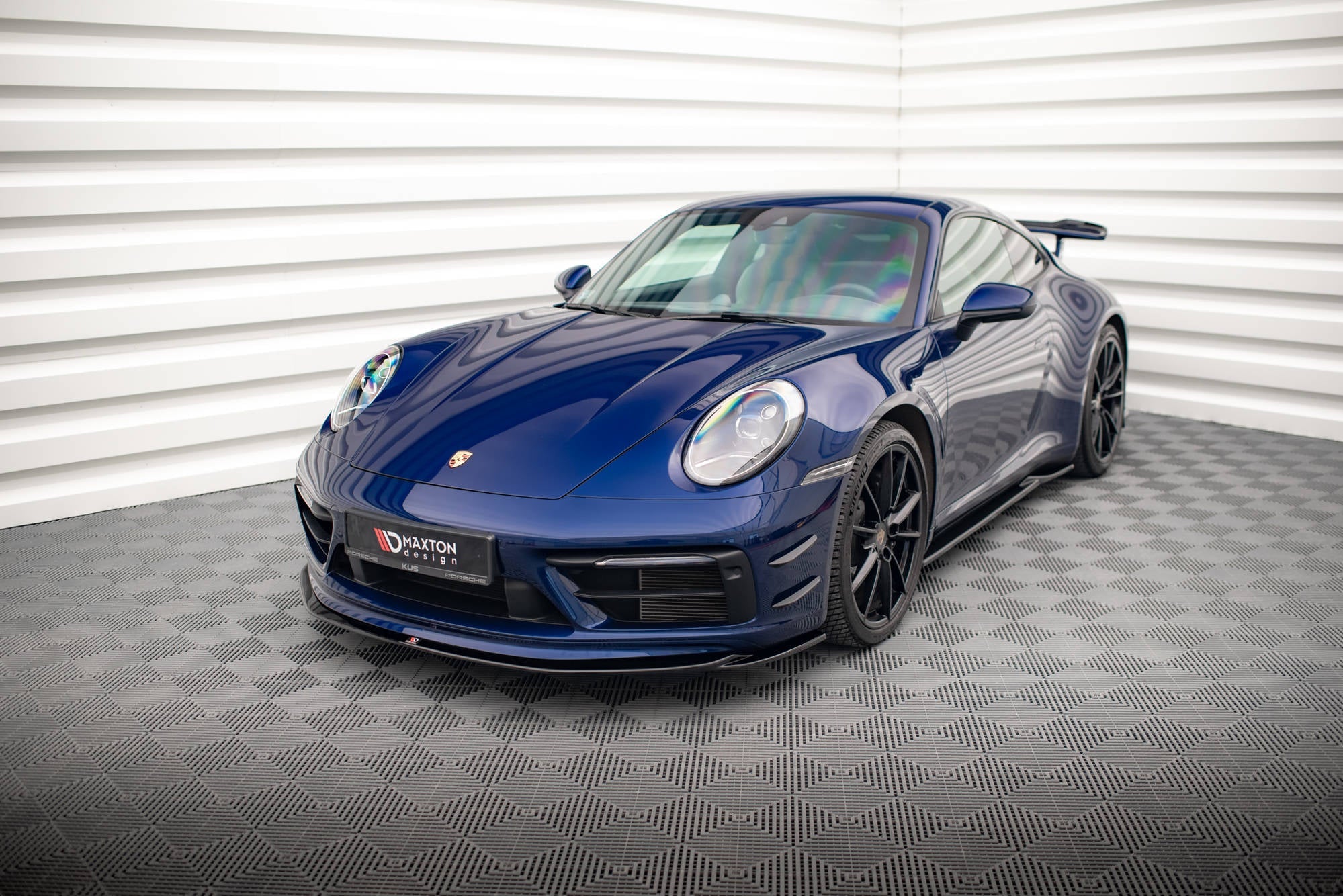 Maxton Design - Frontlippe V1 für Porsche 911 Carrera Aero 992 schwarz matt - Aerowerk.