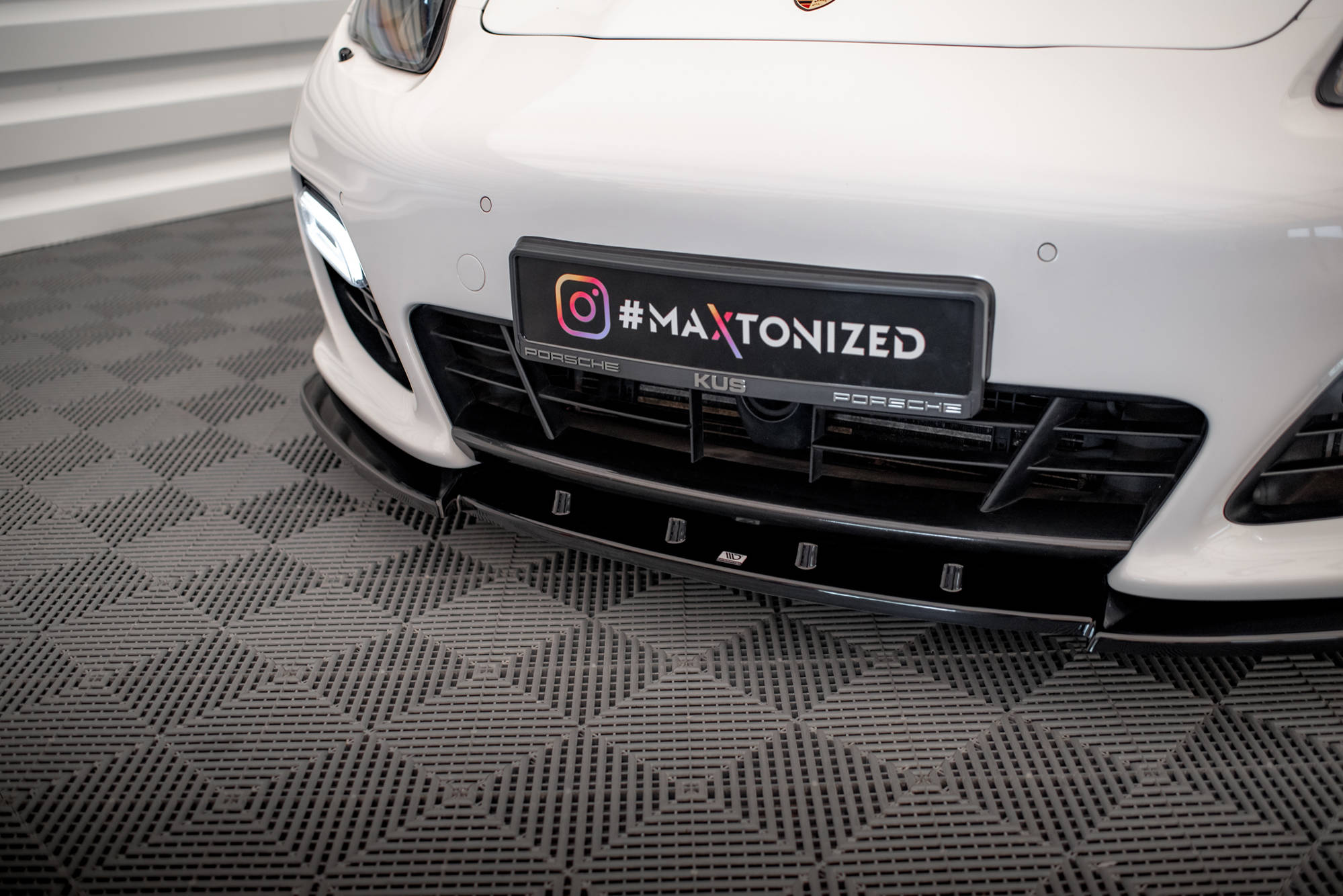 Maxton Design - Frontlippe V1 für Porsche Panamera Turbo Sport Design Package 970 - Aerowerk.