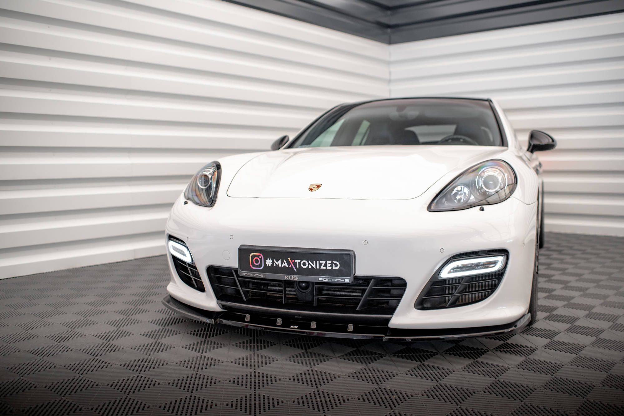Maxton Design - Frontlippe V1 für Porsche Panamera Turbo Sport Design Package 970 - Aerowerk.