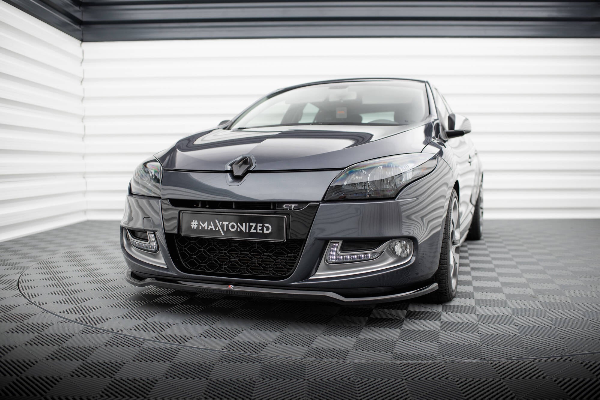 Maxton Design - Frontlippe V1 für Renault Megane GT Mk3 Facelift - Aerowerk.