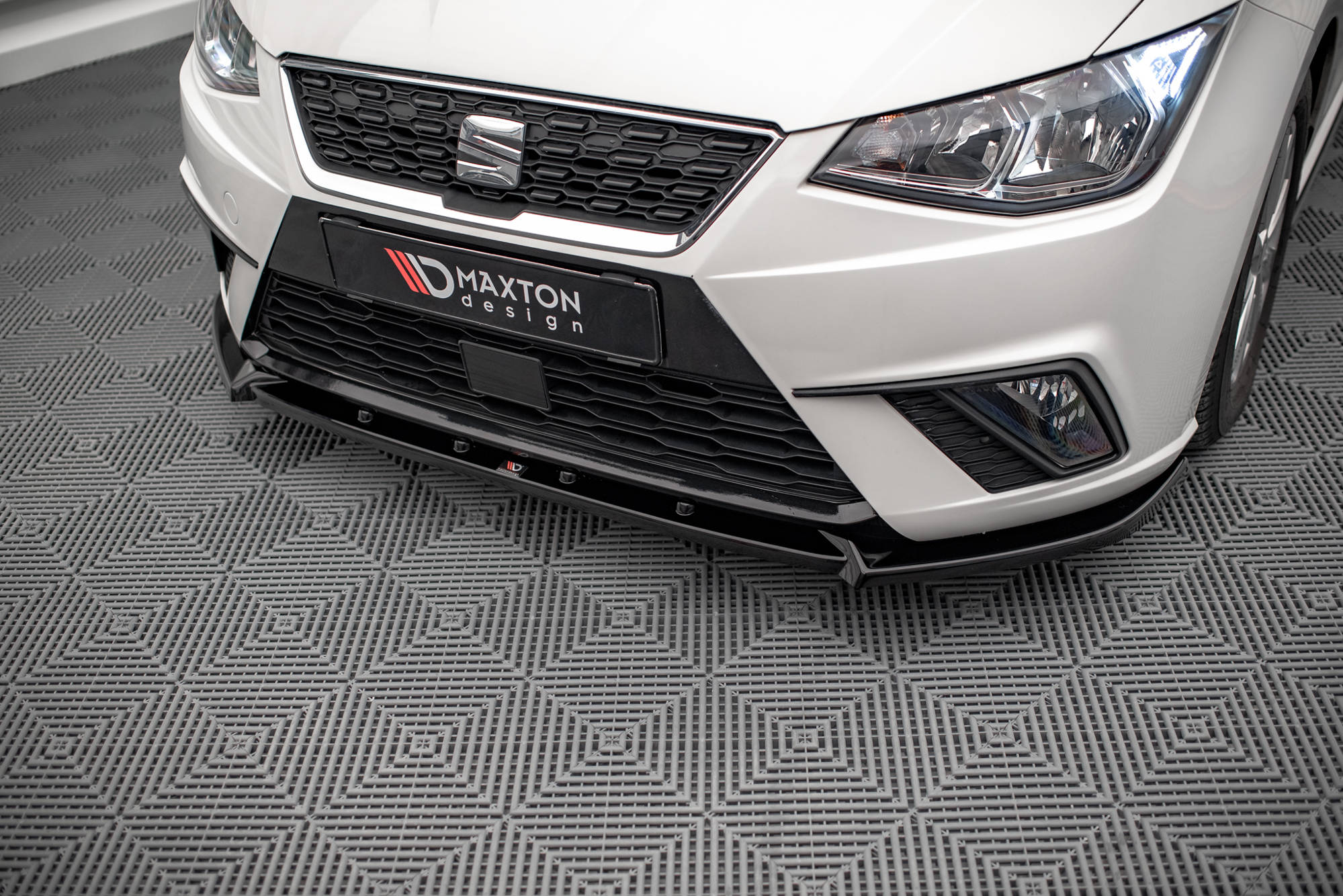 Maxton Design - Frontlippe V1 für Seat Ibiza FR/ Standard Mk5 - Aerowerk.