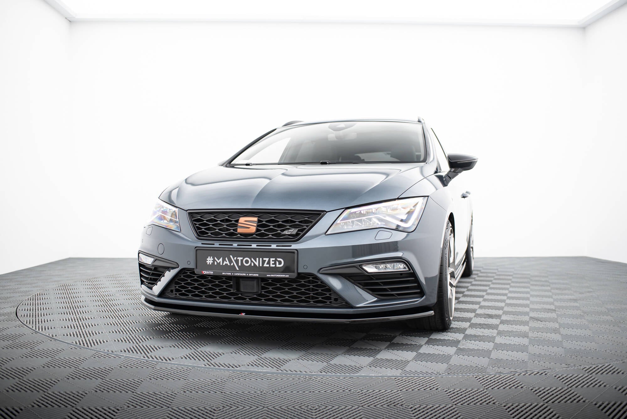 Maxton Design - Frontlippe V1 für Seat Leon Cupra / FR Mk3 FL - Aerowerk.