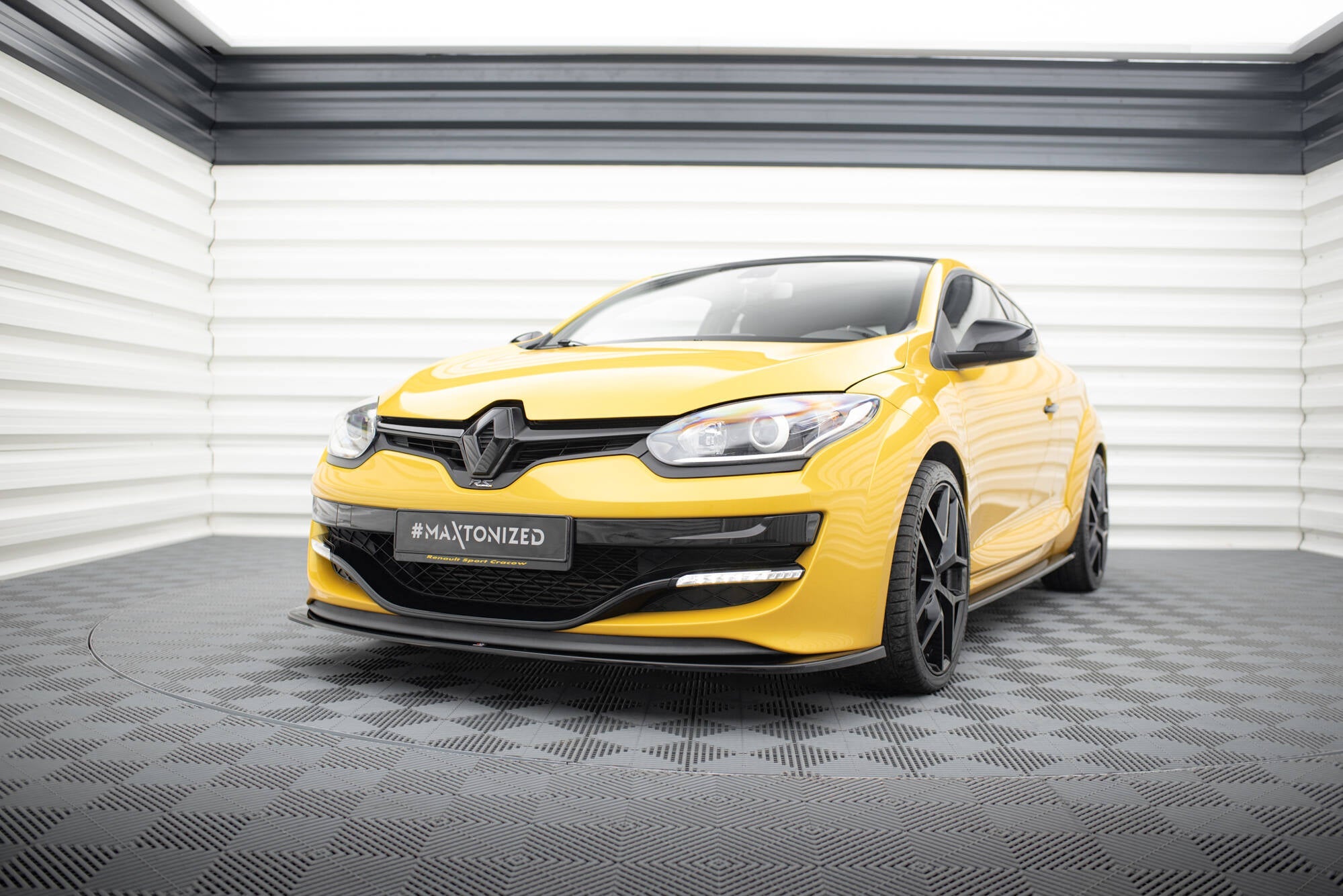 Maxton Design - Frontlippe V2 für RENAULT MEGANE 3 RS - Aerowerk.