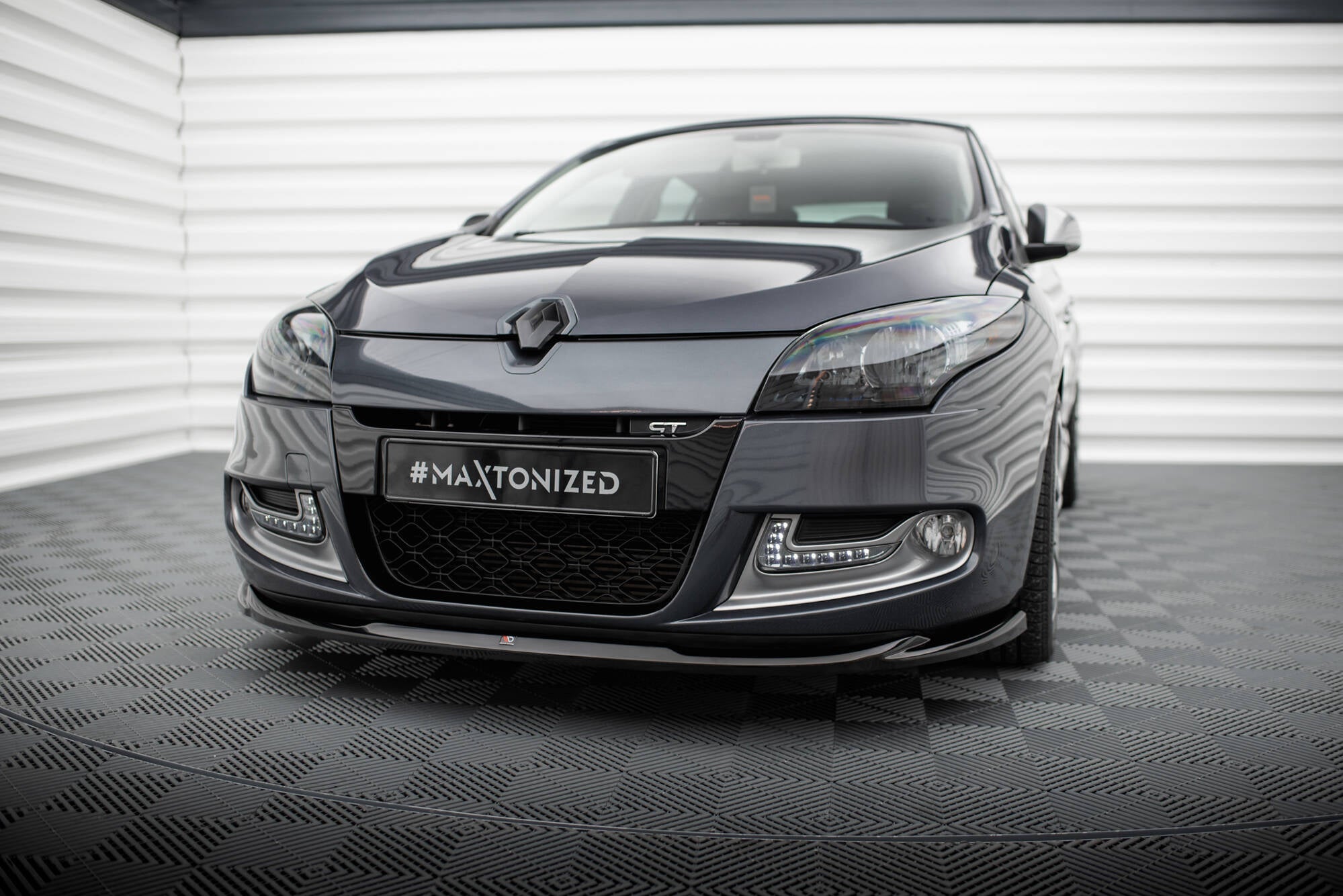 Maxton Design - Frontlippe V2 für Renault Megane GT Mk3 Facelift - Aerowerk.