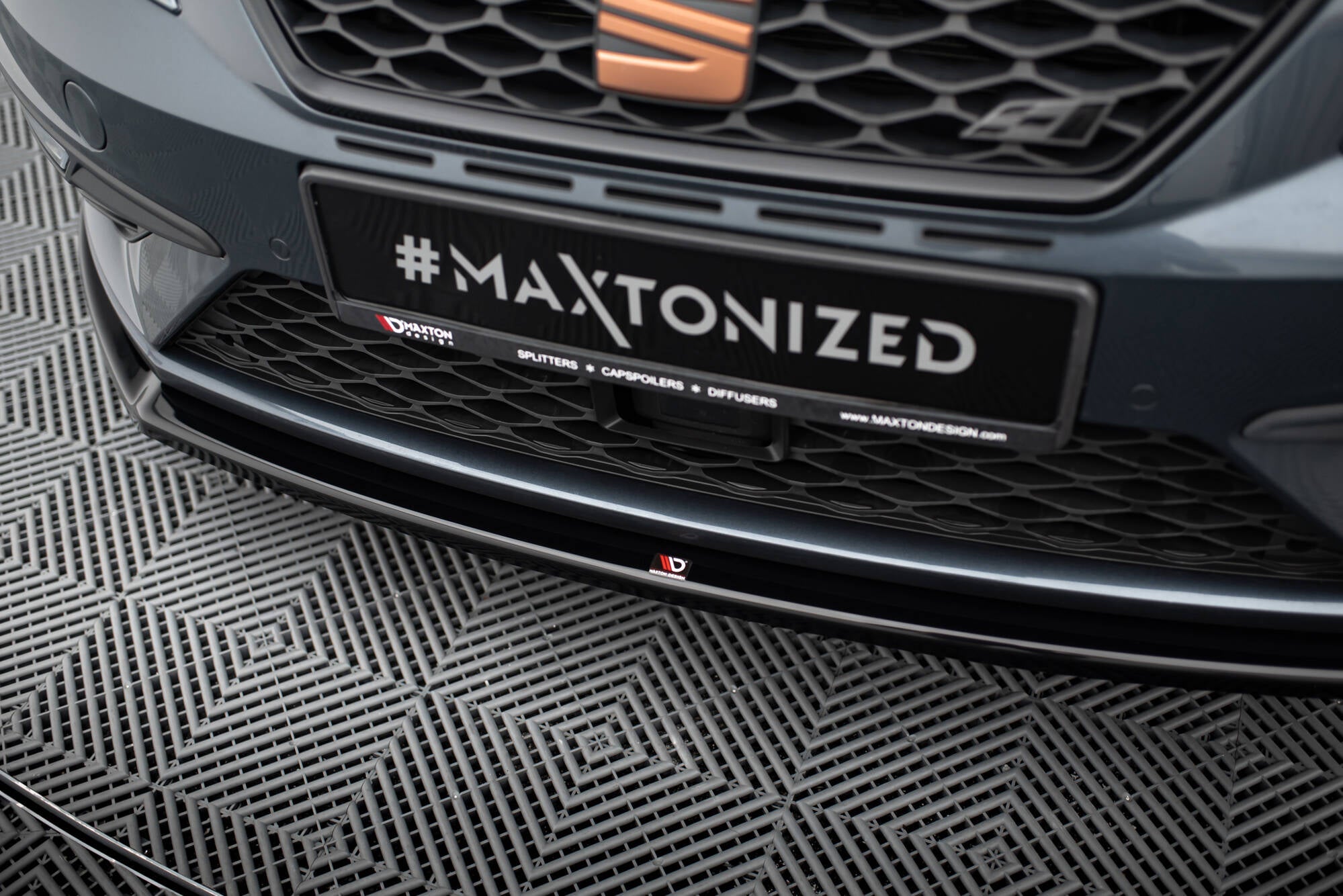 Maxton Design - Frontlippe V2 für Seat Leon Cupra / FR Mk3 FL - Aerowerk.