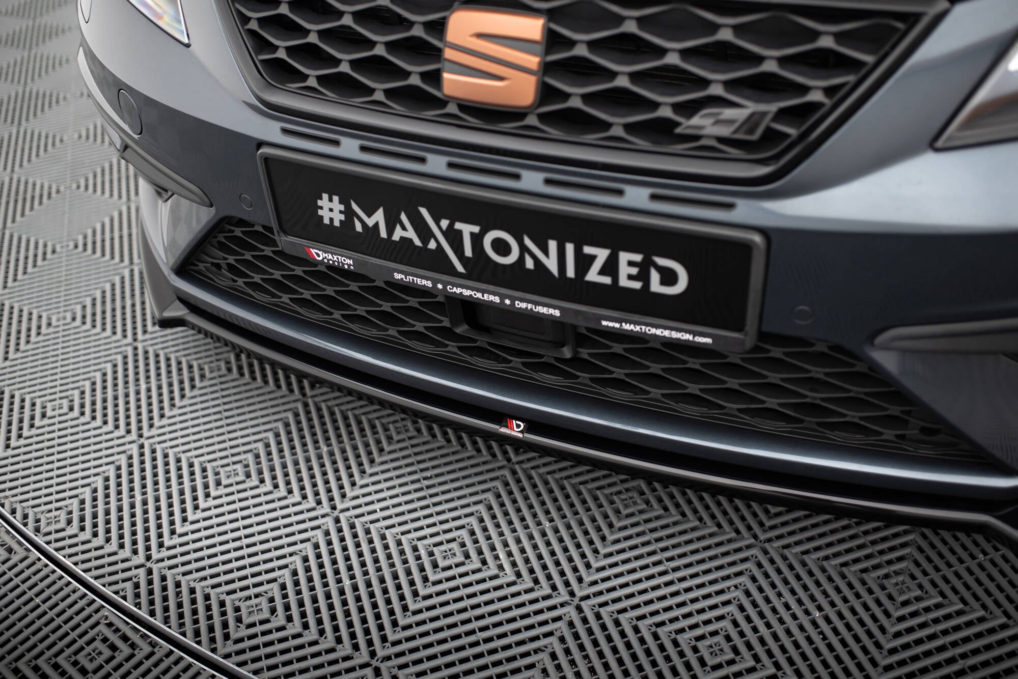 Maxton Design - Frontlippe V4 für Seat Leon Cupra / FR Mk3 FL - Aerowerk.