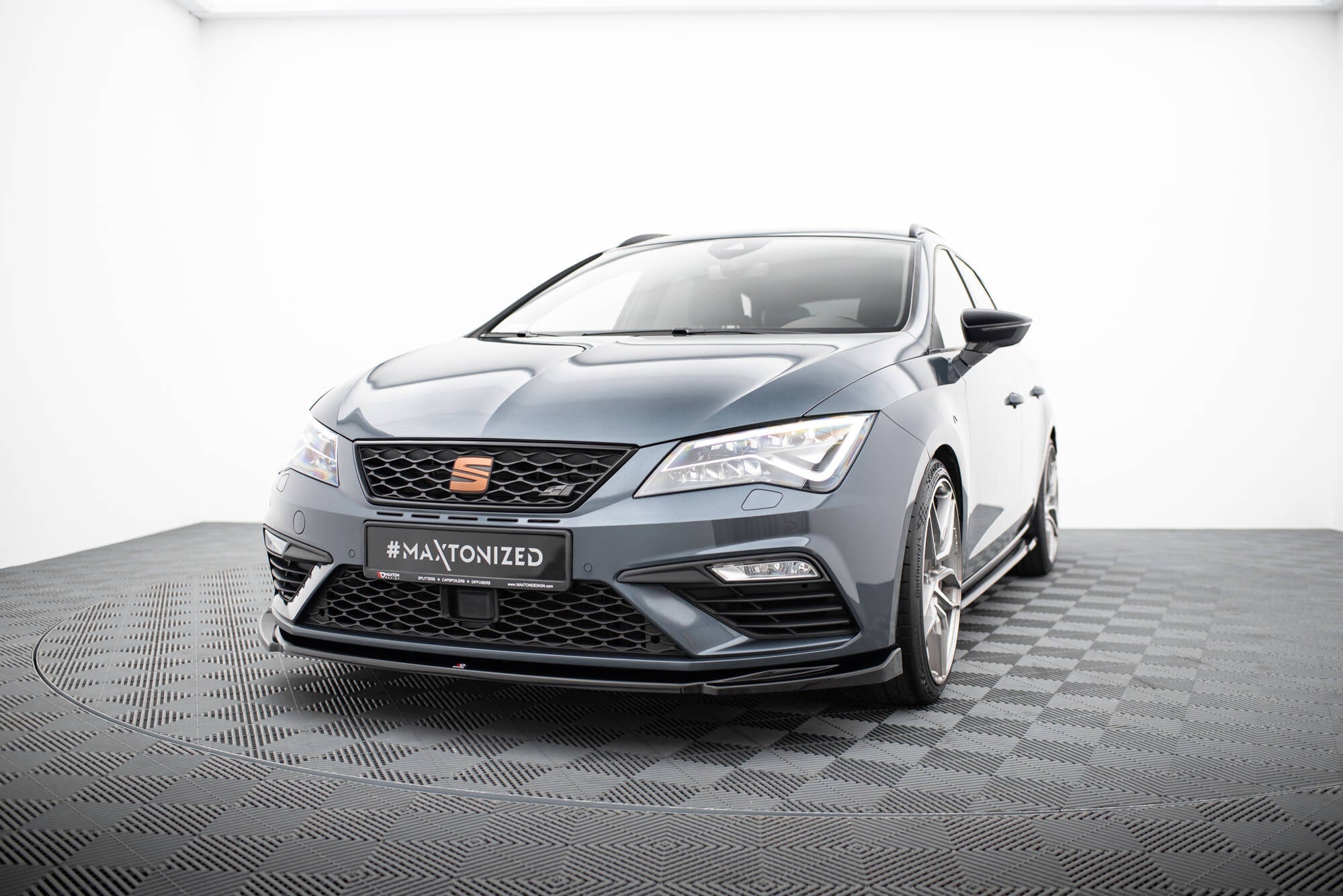 Maxton Design - Frontlippe V5 für Seat Leon Cupra / FR Mk3 FL - Aerowerk.
