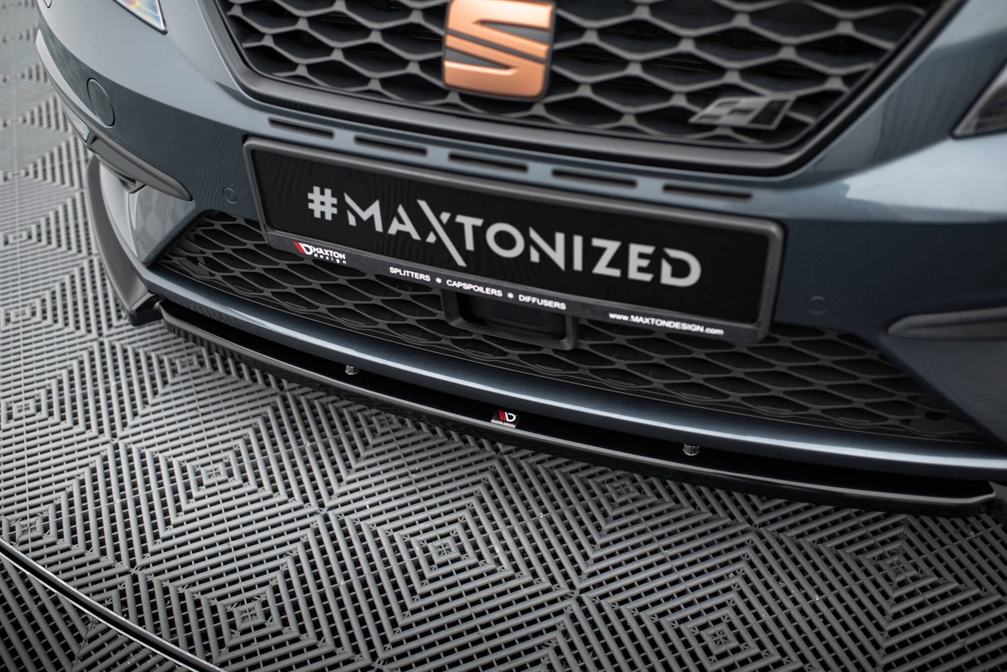 Maxton Design - Frontlippe V6 für Seat Leon Cupra / FR Mk3 FL - Aerowerk.