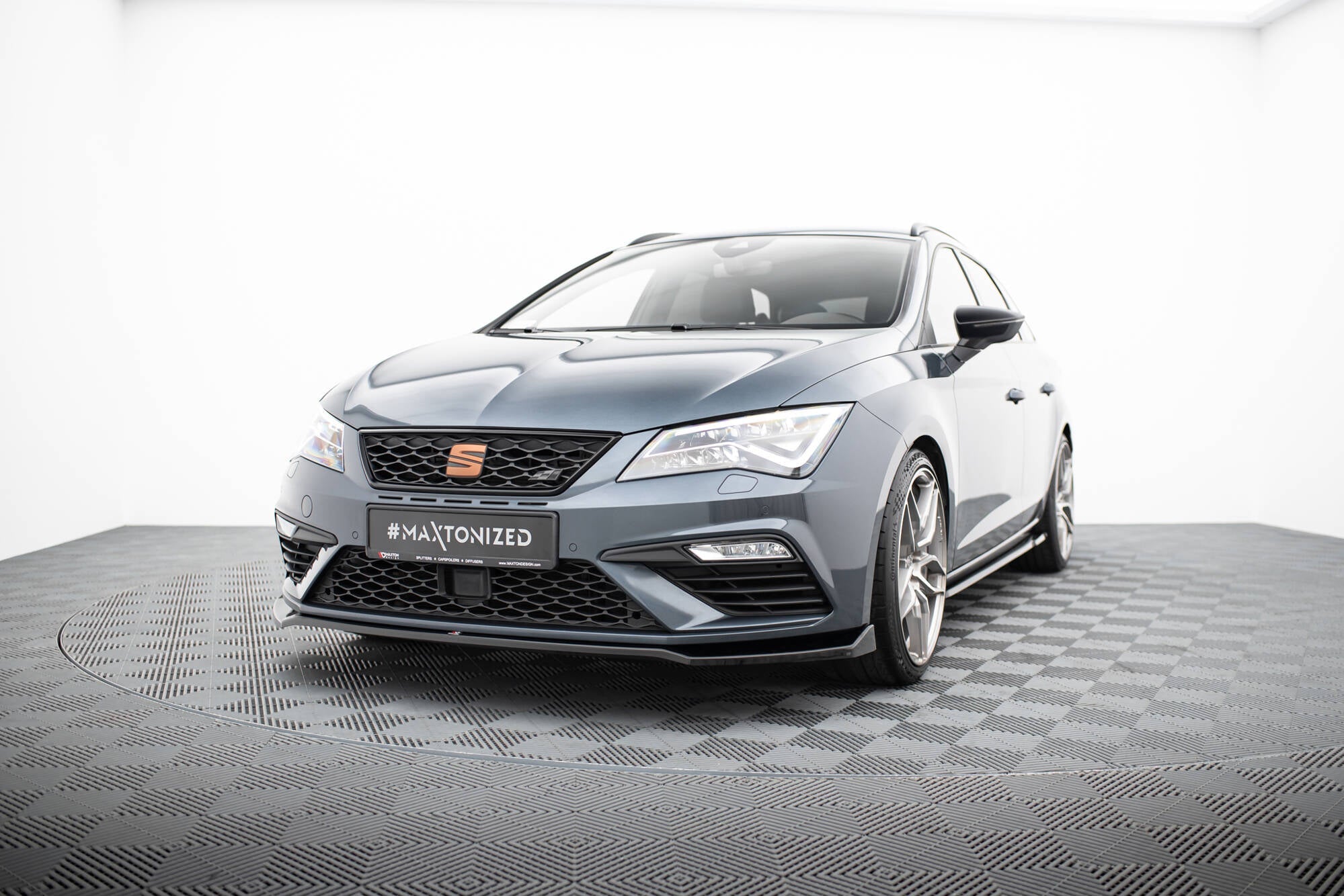 Maxton Design - Frontlippe V7 für Seat Leon Cupra / FR Mk3 FL - Aerowerk.
