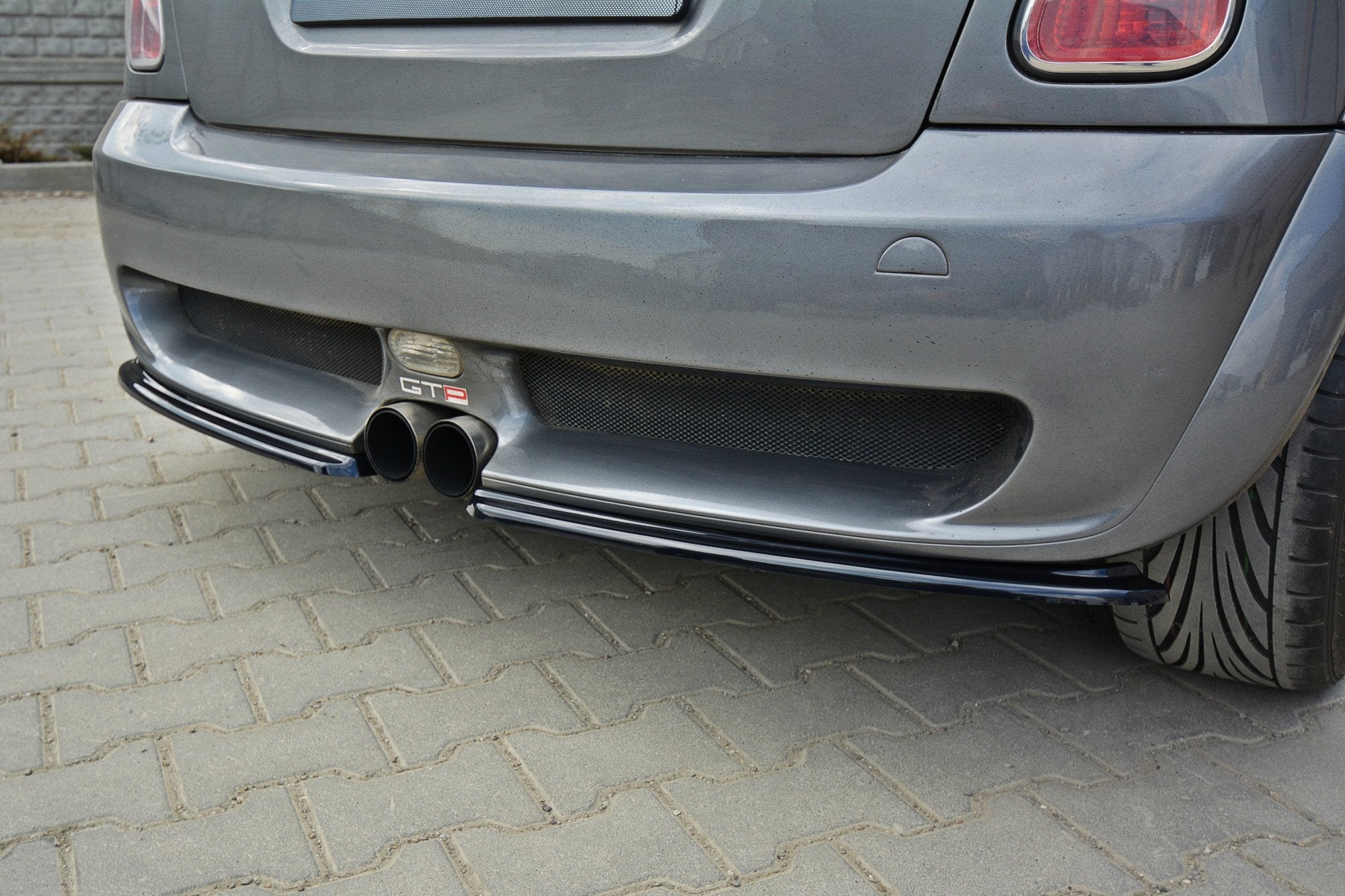 Maxton Design - Heck Ansatz Flaps Diffusor für MINI R53 COOPER S JCW schwarz matt - Aerowerk.