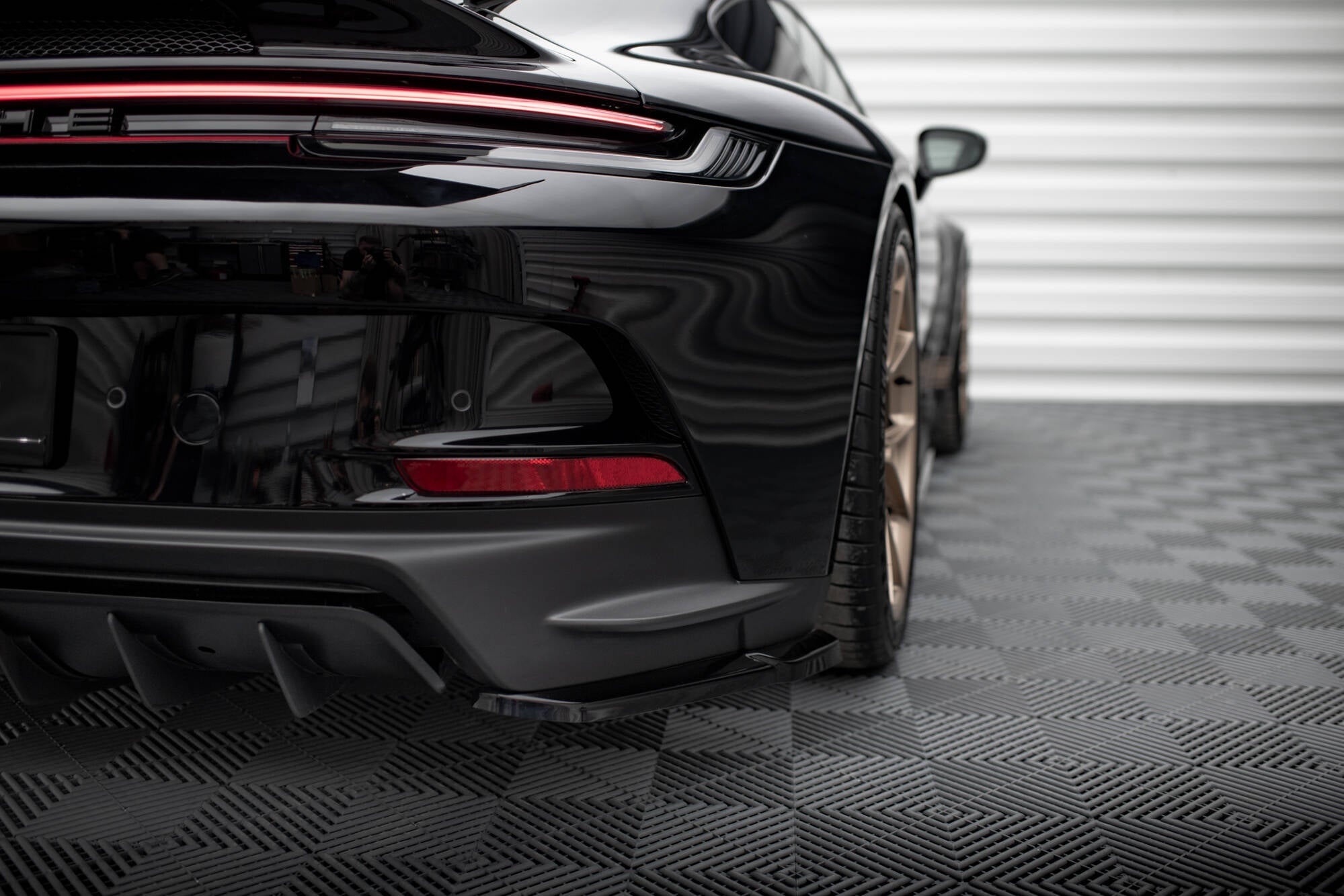 Maxton Design - Heck Ansatz Flaps Diffusor für Porsche 911 992 GT3 - Aerowerk.