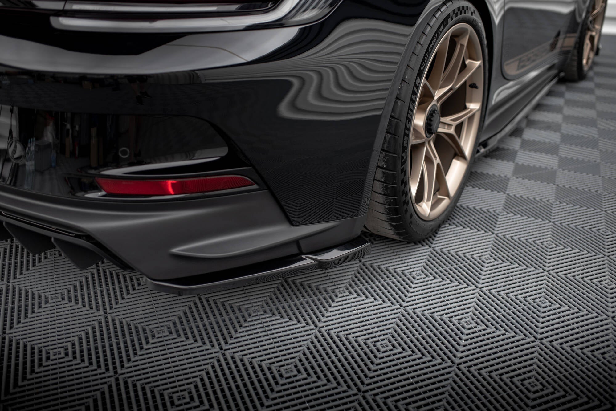 Maxton Design - Heck Ansatz Flaps Diffusor für Porsche 911 992 GT3 - Aerowerk.