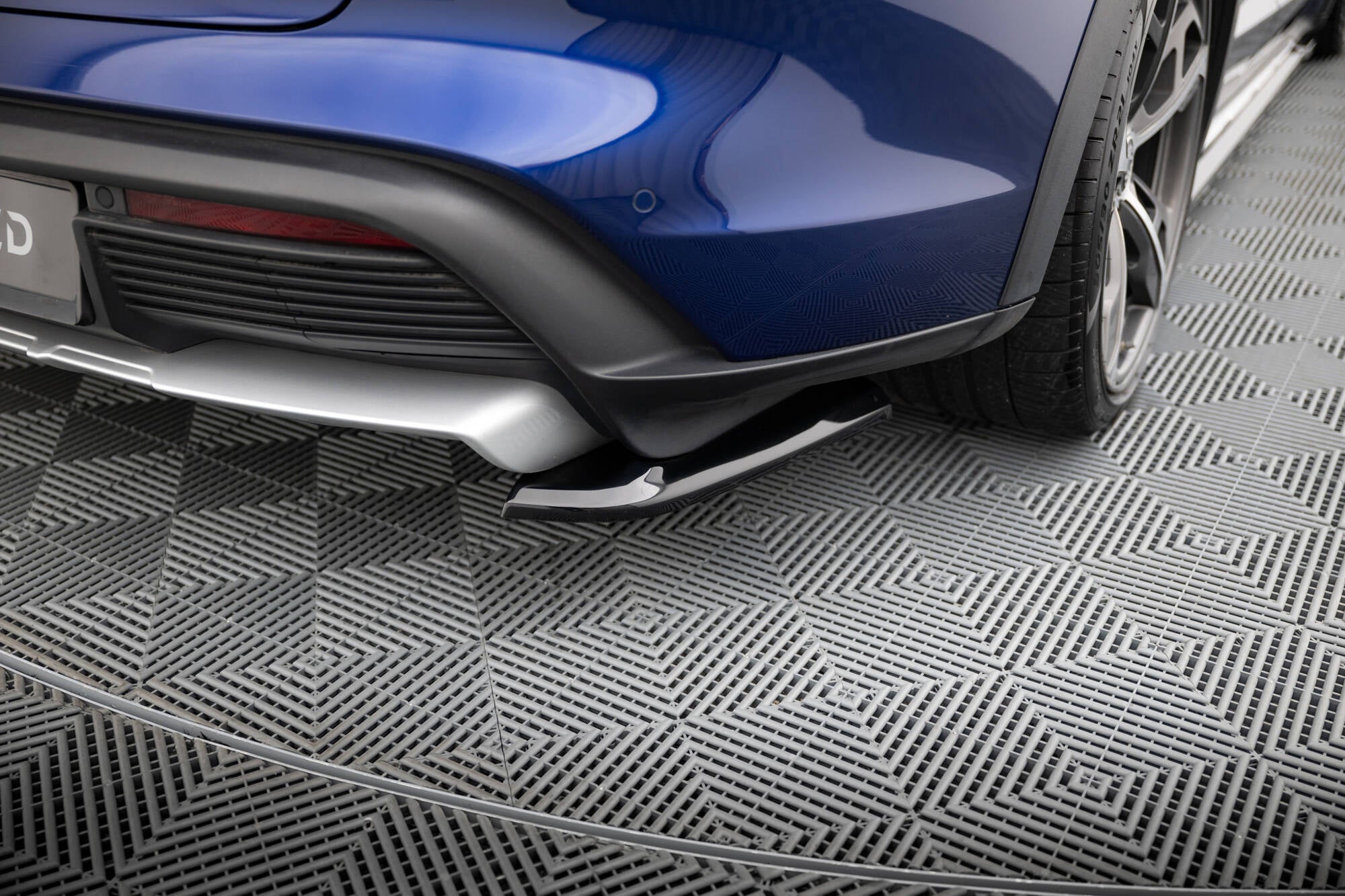 Maxton Design - Heck Ansatz Flaps Diffusor für Porsche Taycan Cross Turismo 4S - Aerowerk.