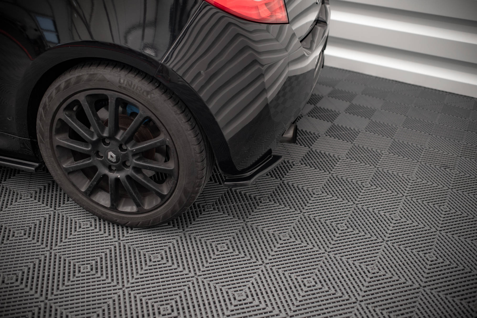 Maxton Design - Heck Ansatz Flaps Diffusor für RENAULT CLIO III RS - Aerowerk.