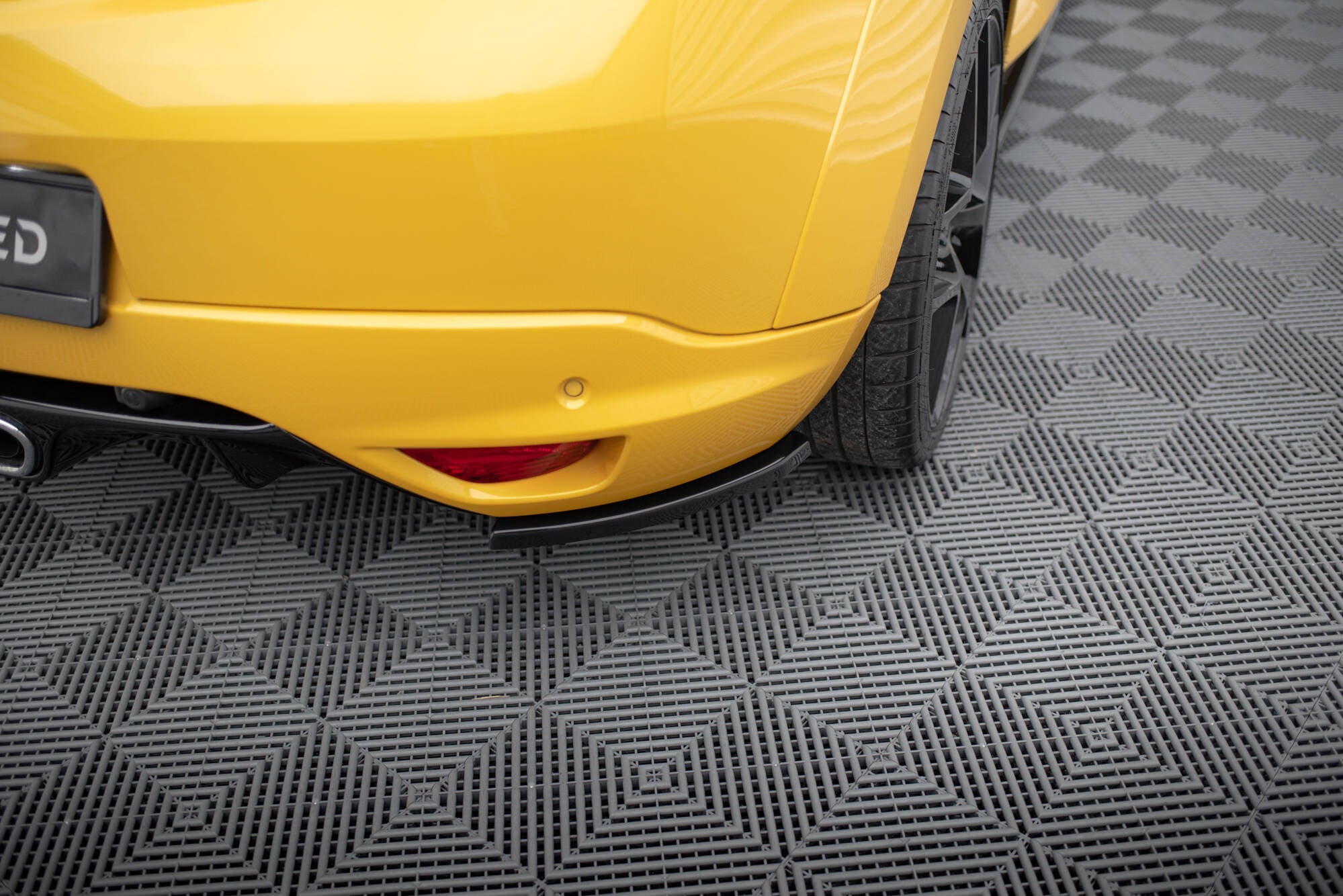 Maxton Design - Heck Ansatz Flaps Diffusor für RENAULT MEGANE 3 RS - Aerowerk.