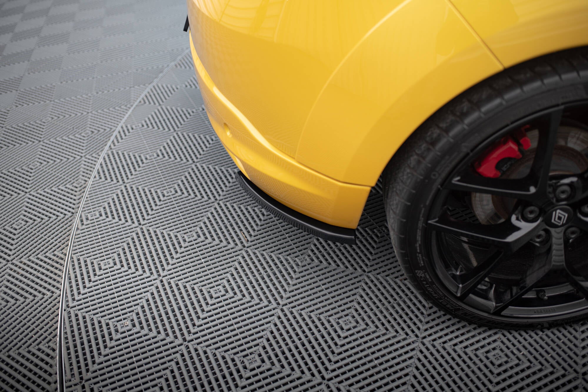 Maxton Design - Heck Ansatz Flaps Diffusor für RENAULT MEGANE 3 RS - Aerowerk.