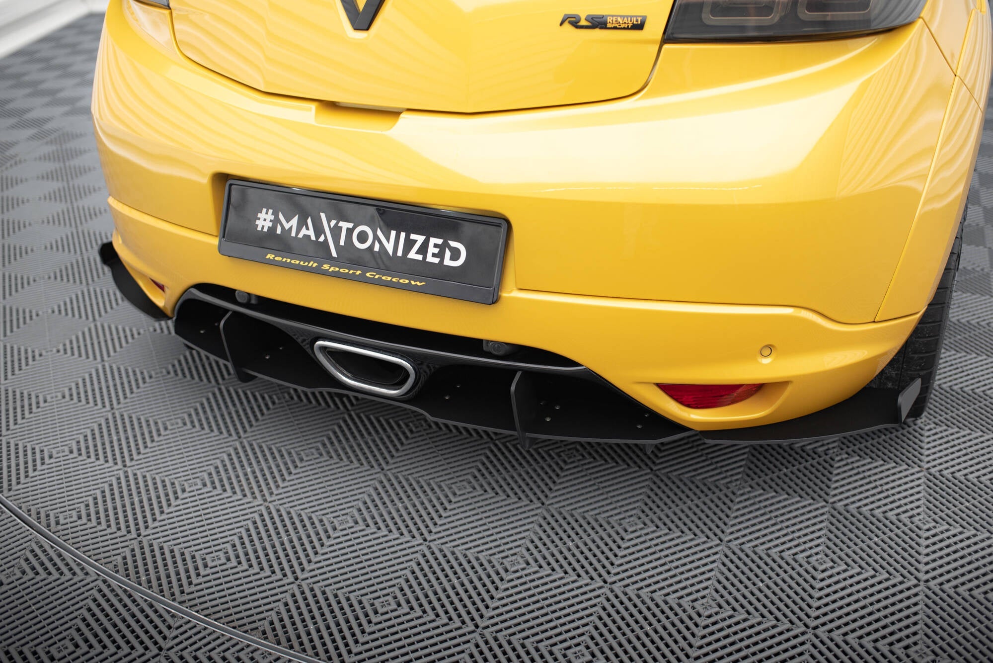 Maxton Design - Heck Ansatz Flaps Diffusor für RENAULT MEGANE MK3 RS - Aerowerk.