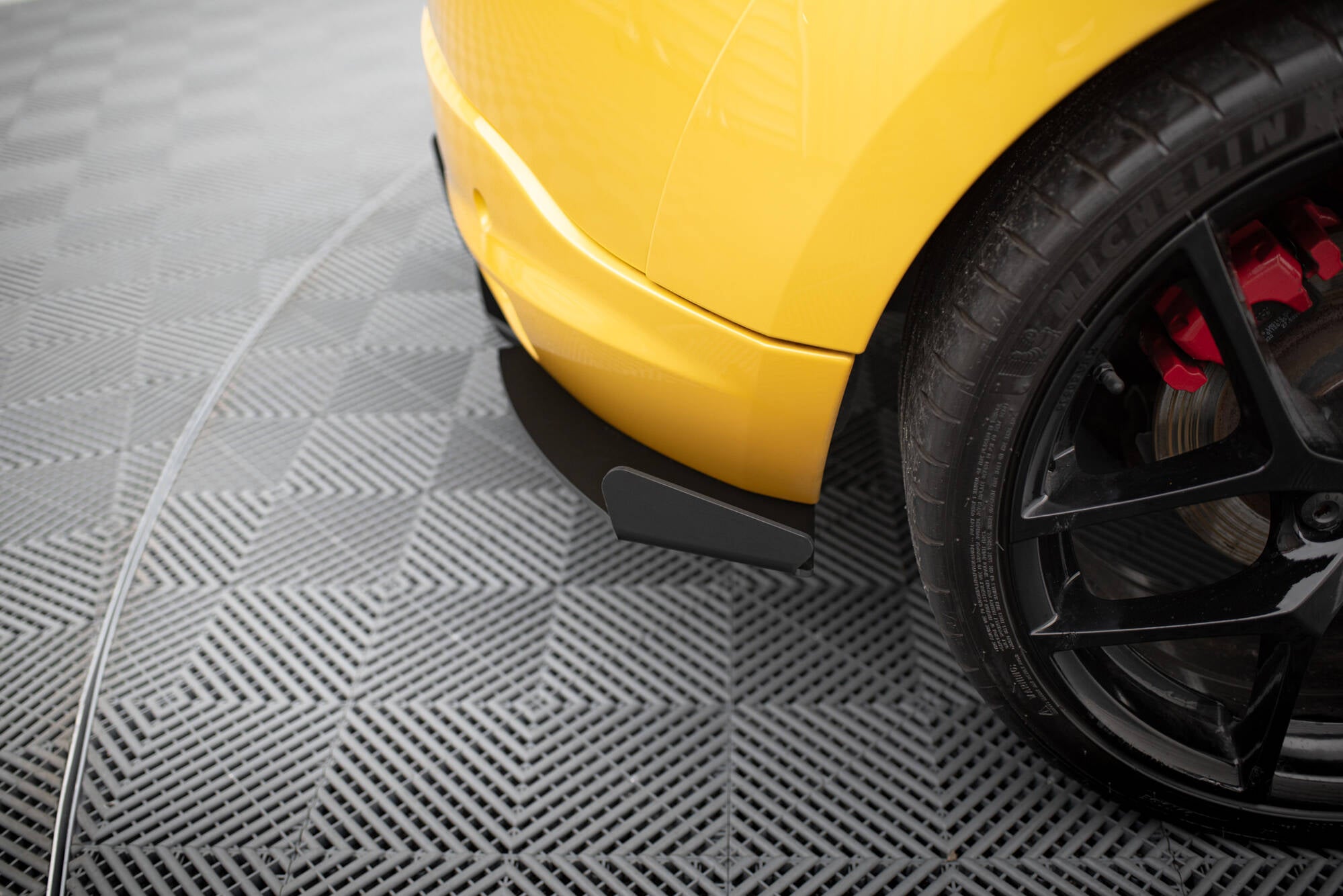 Maxton Design - Heck Ansatz Flaps Diffusor für RENAULT MEGANE MK3 RS - Aerowerk.