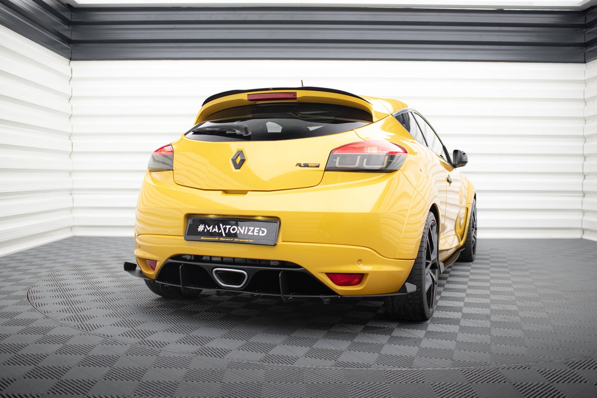 Maxton Design - Heck Ansatz Flaps Diffusor für RENAULT MEGANE MK3 RS - Aerowerk.