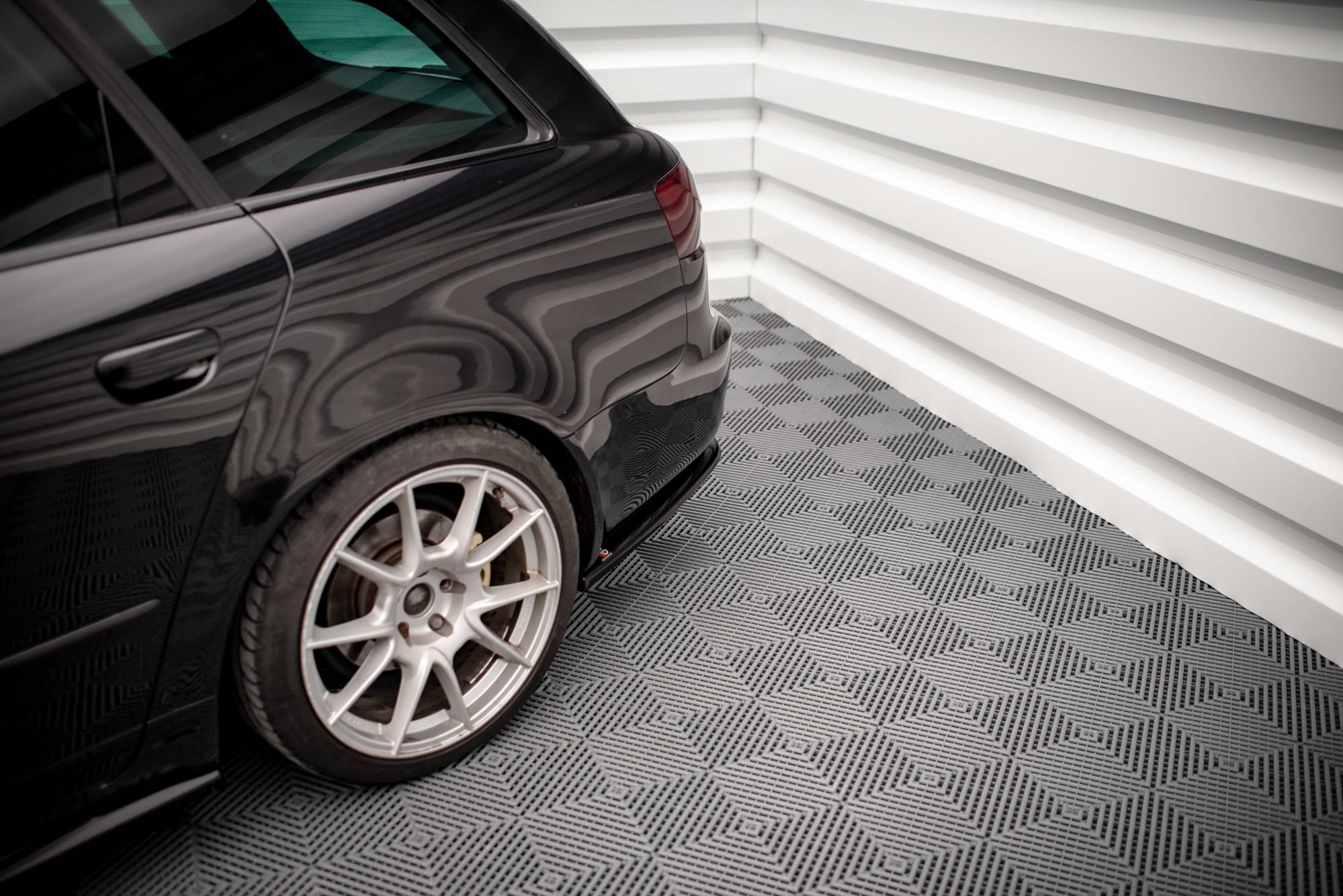 Maxton Design - Heck Ansatz Flaps Diffusor für Seat Exeo Carbon Look - Aerowerk.