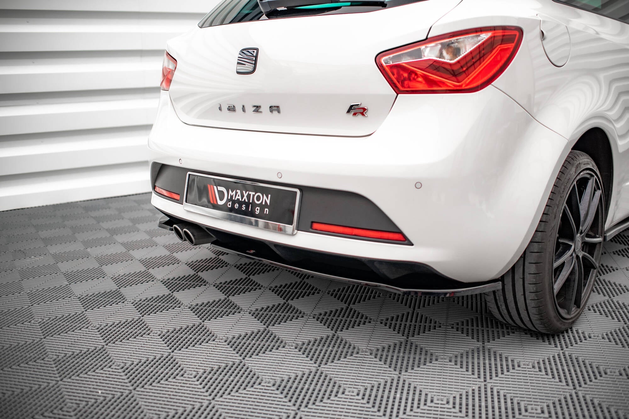 Maxton Design - Heck Ansatz Flaps Diffusor für Seat Ibiza FR SC Mk4 Facelift - Aerowerk.