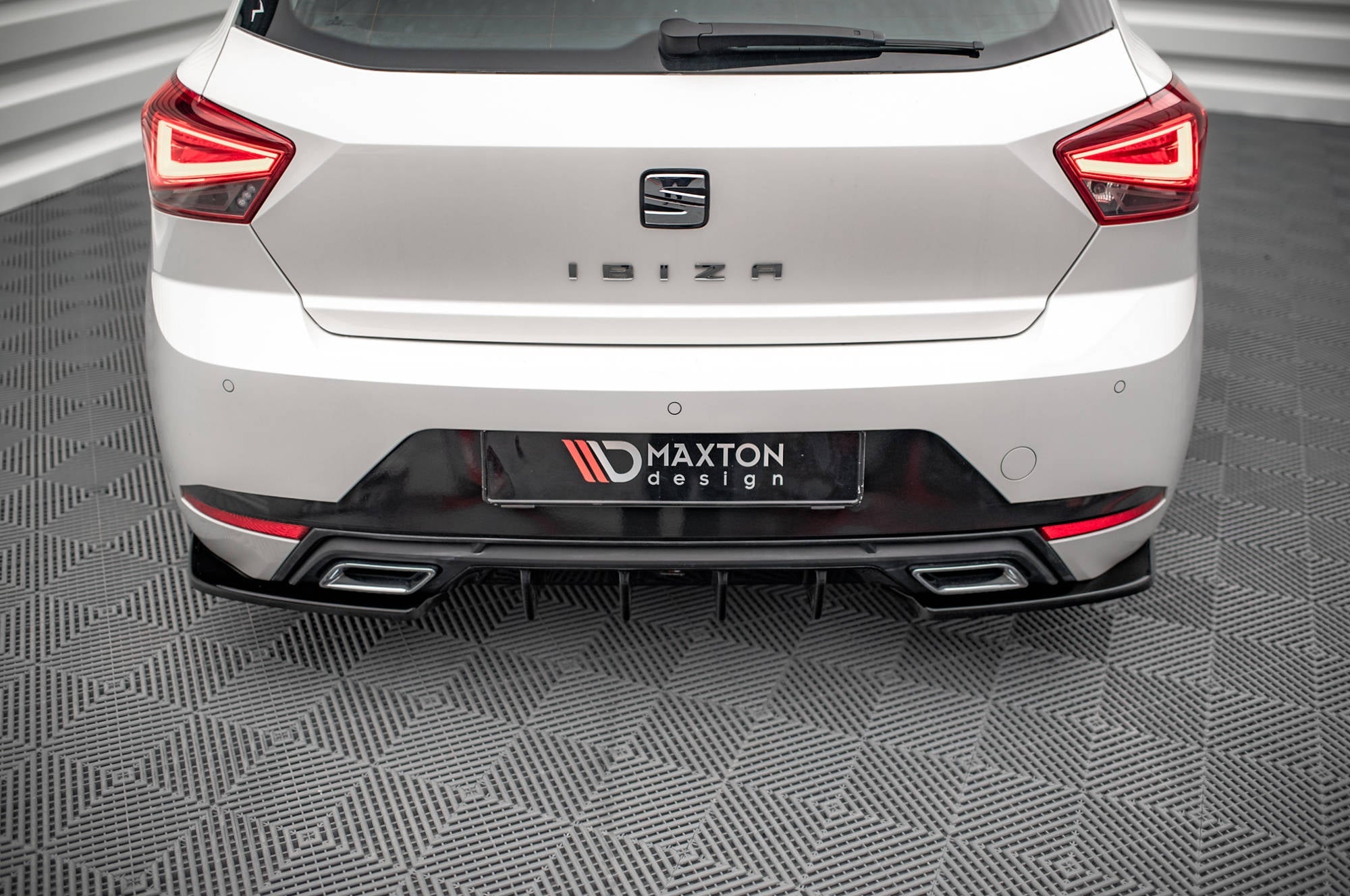 Maxton Design - Heck Ansatz Flaps Diffusor für Seat Ibiza FR/ Standard Mk5 - Aerowerk.