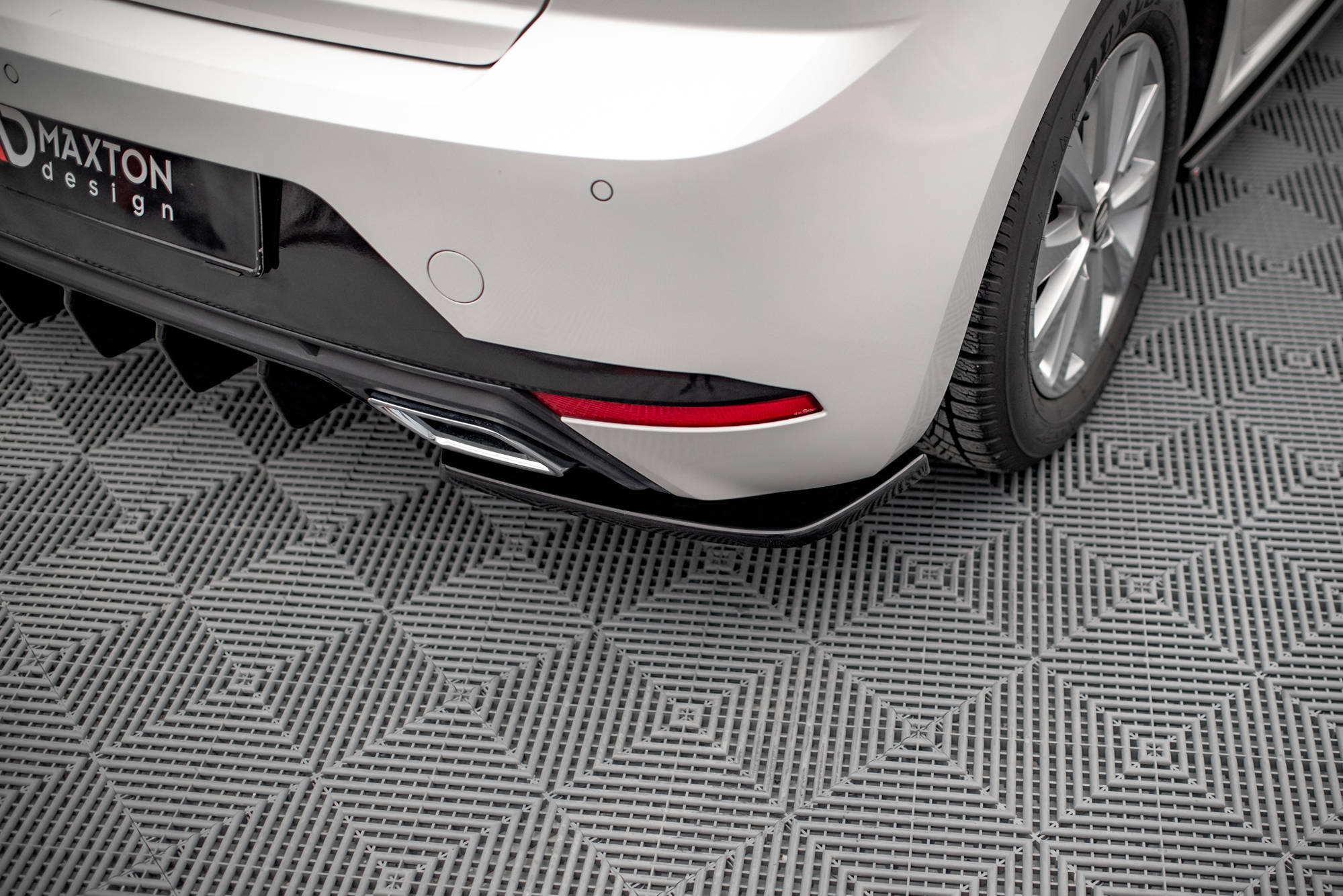 Maxton Design - Heck Ansatz Flaps Diffusor für Seat Ibiza FR/ Standard Mk5 - Aerowerk.